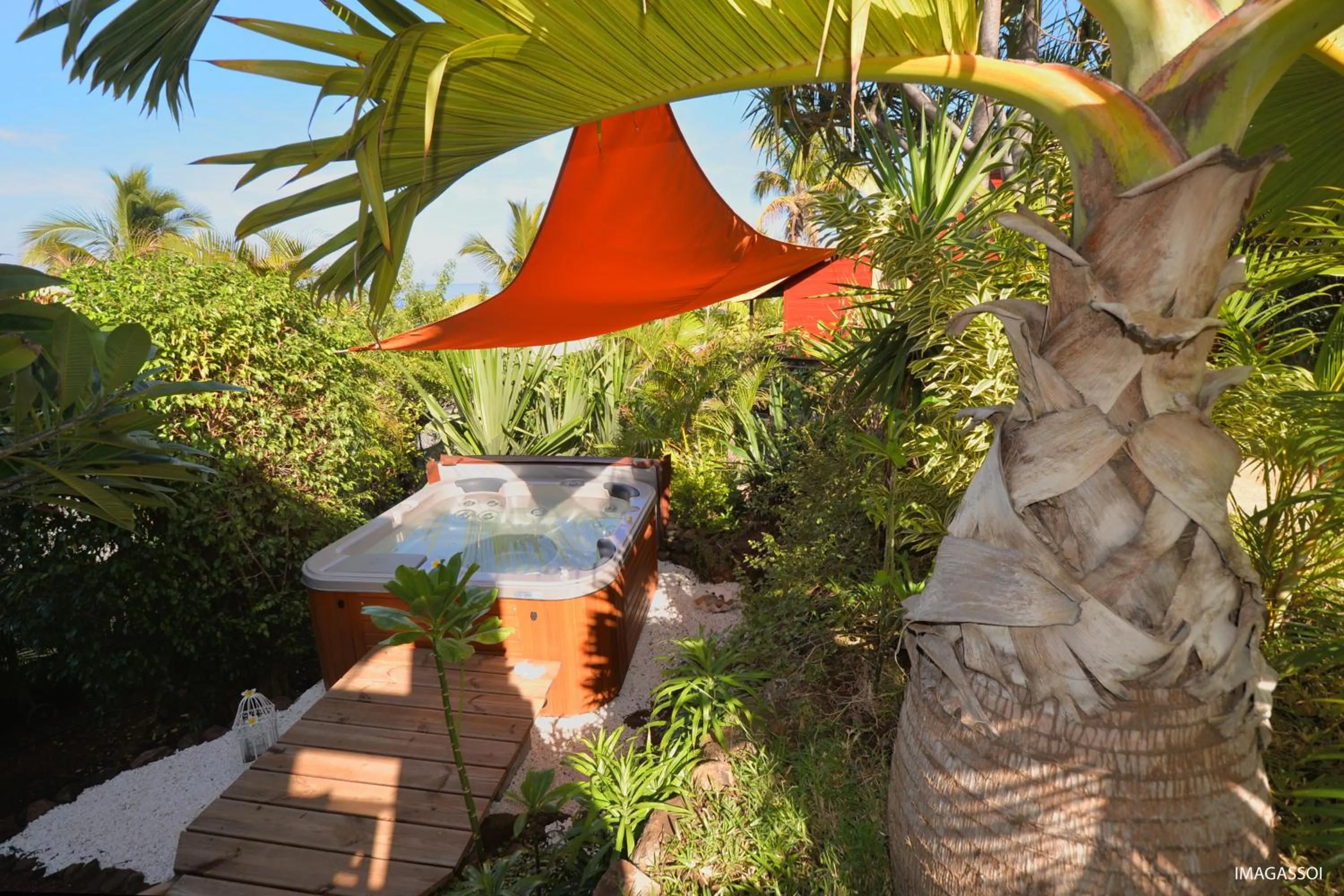 Hot Tub in Poz Lagon - chambre d'hôtes - Bungalow pour 2 personnes - Jacuzzi privatif - petit déjeuner - Vue sur le lagon