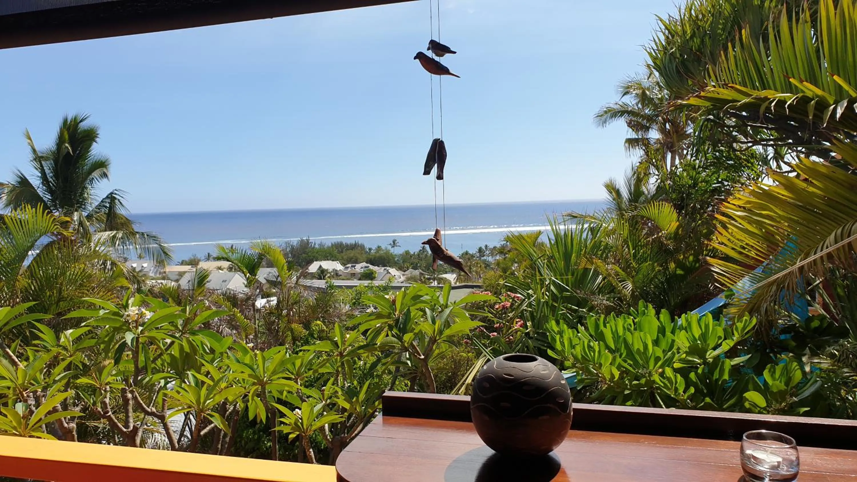 View (from property/room) in Poz Lagon - chambre d'hôtes - Bungalow pour 2 personnes - Jacuzzi privatif - petit déjeuner - Vue sur le lagon