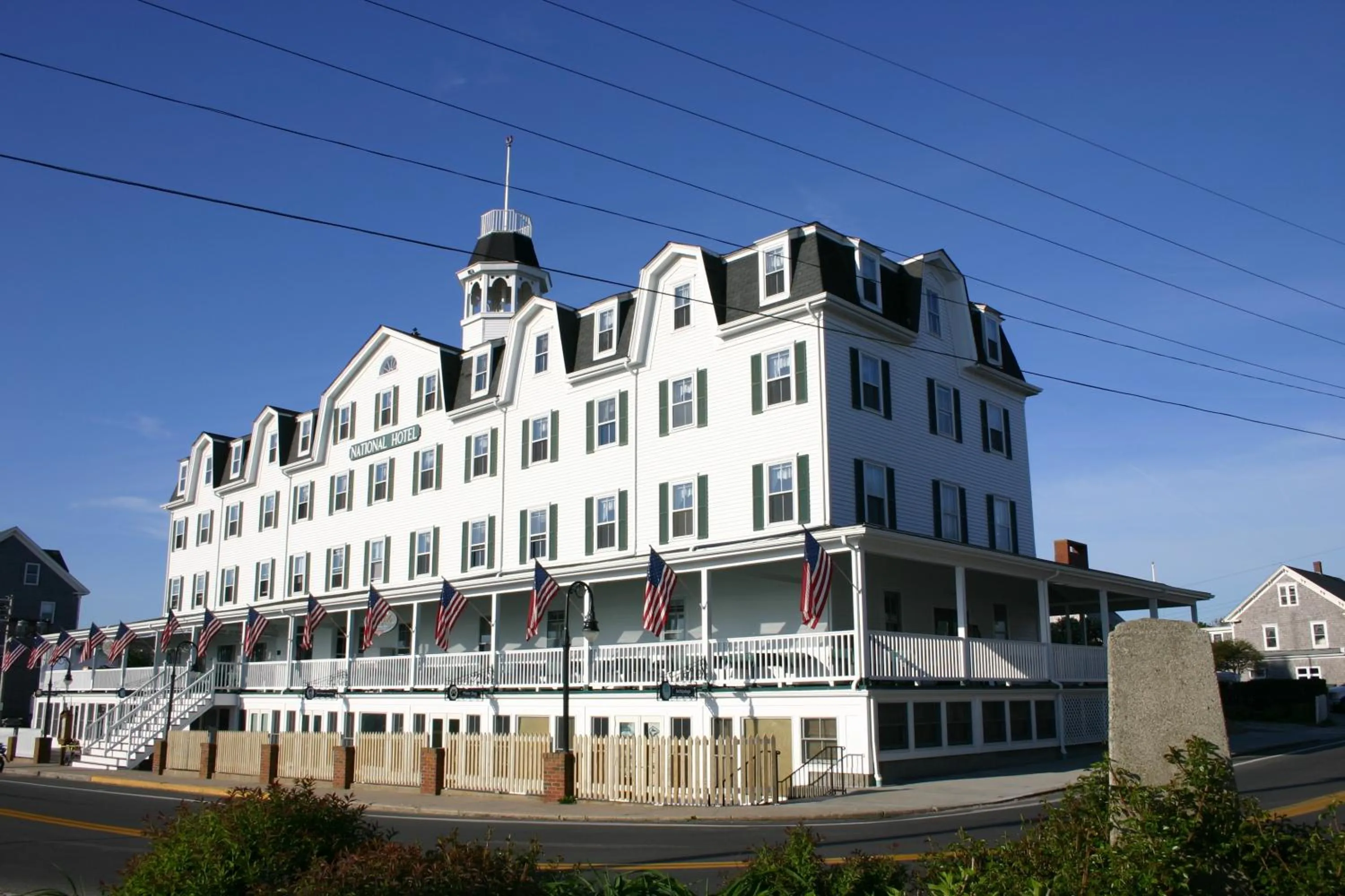 Facade/entrance in National Hotel