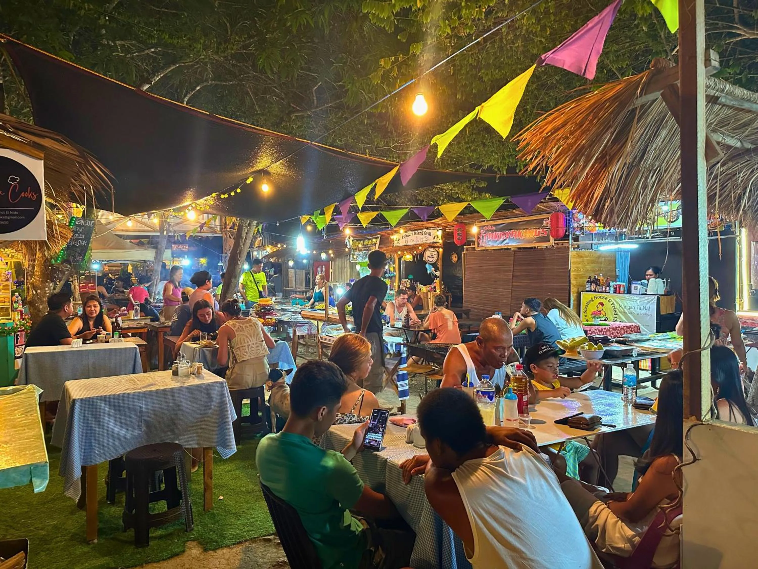 Restaurant/places to eat in Suites by Eco Hotels