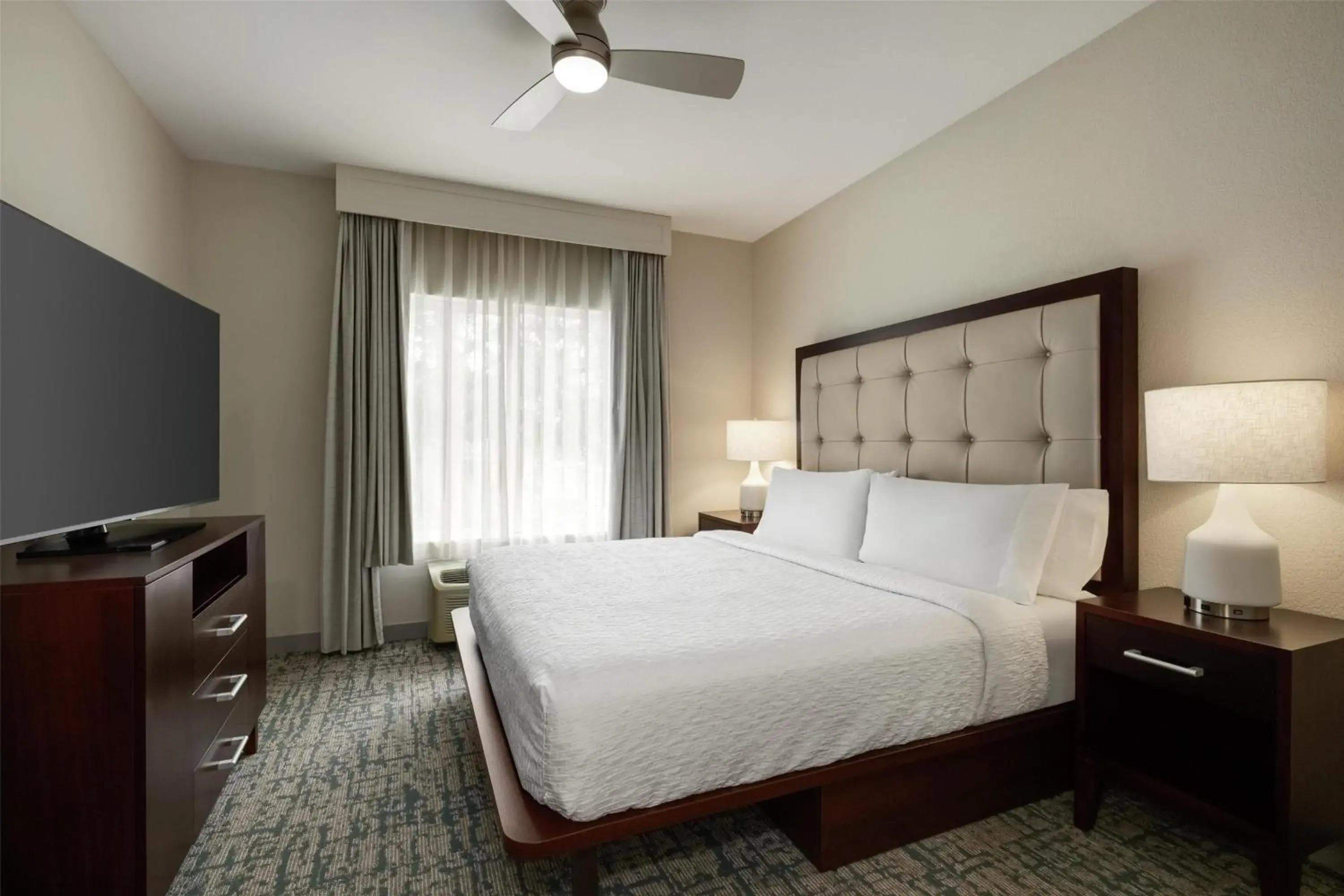 Bed in Homewood Suites by Hilton Denver West - Lakewood Bed in Homewood Suites by Hilton Denver West - Lakewood