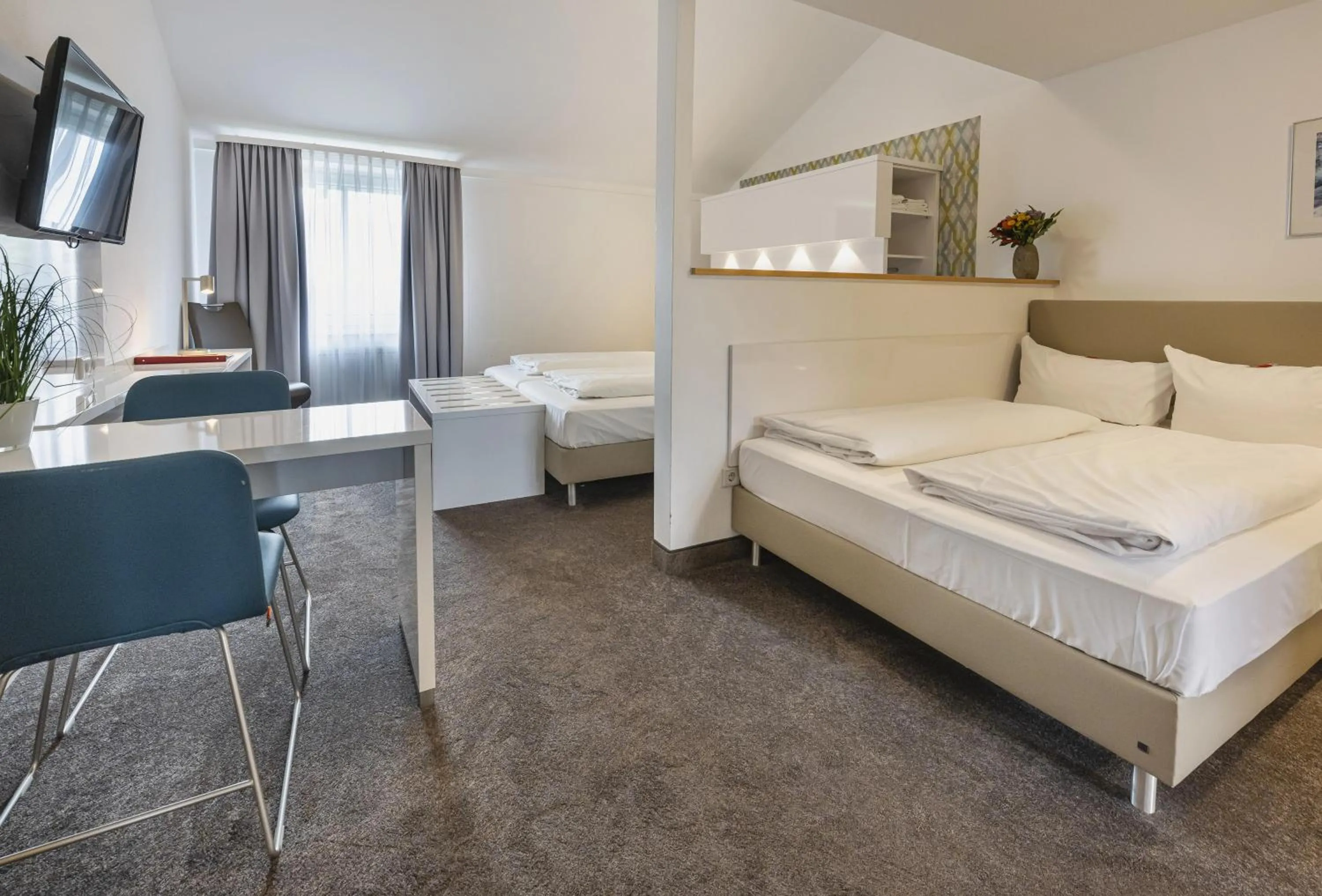 Photo of the whole room, Bed in Hotel Günter