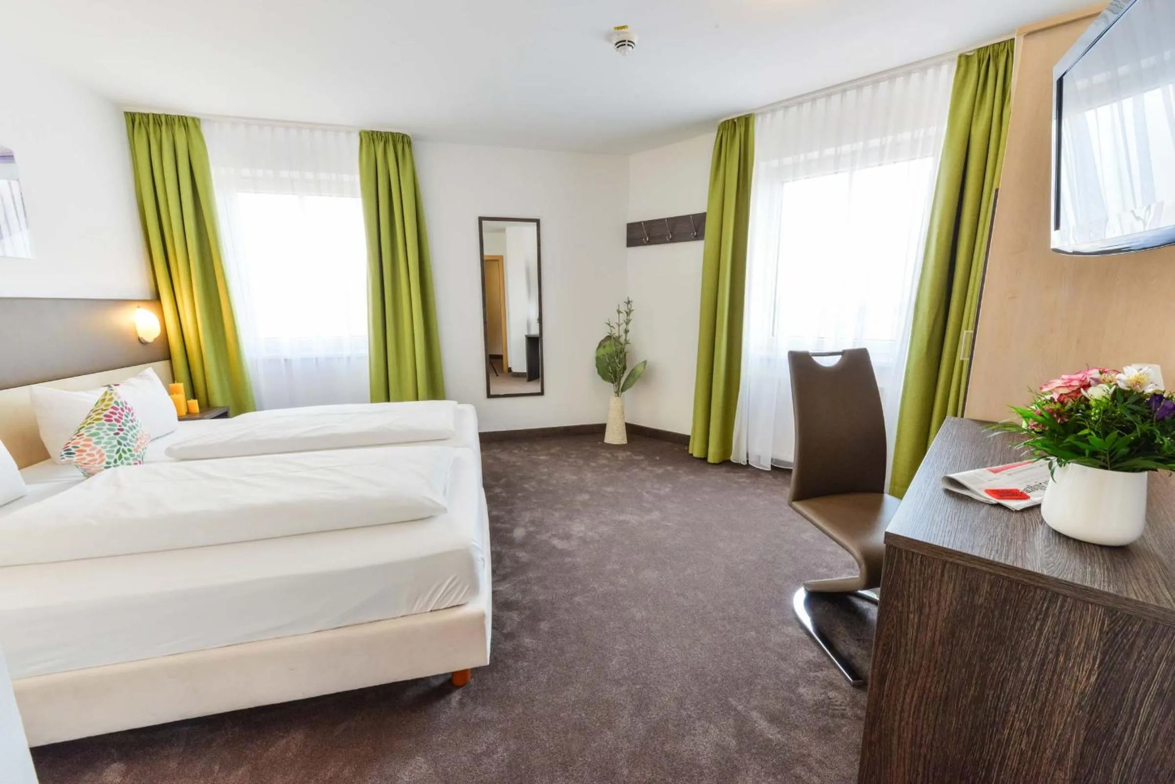 Photo of the whole room, Bed in Hotel Günter