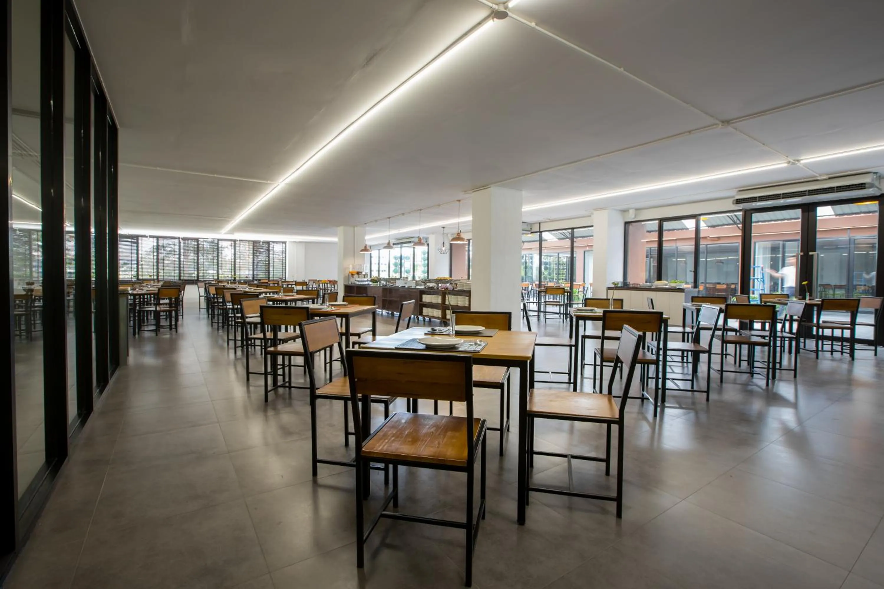 Restaurant/places to eat in iChapter Hotel Suvarnabhumi