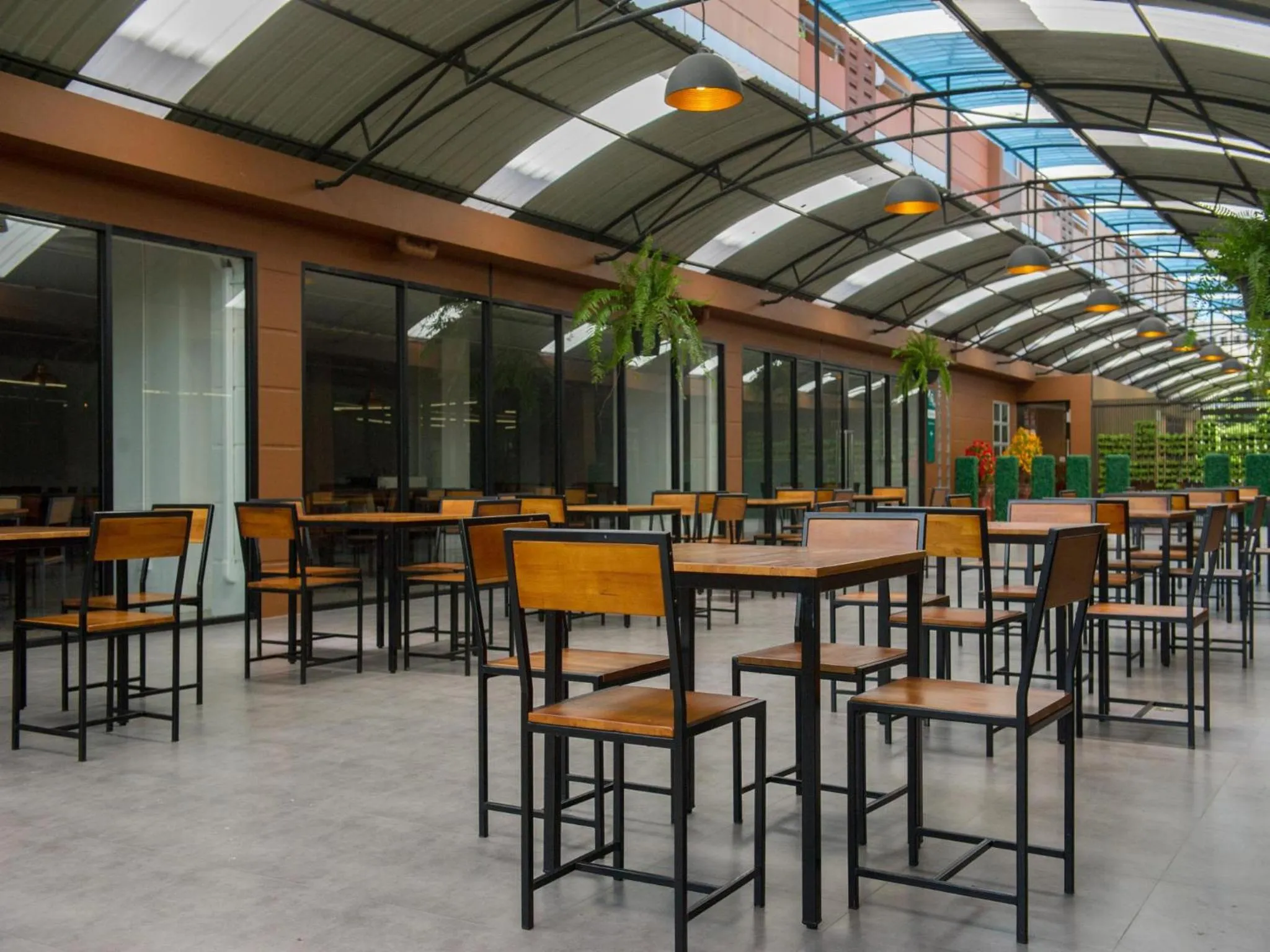 Restaurant/places to eat in iChapter Hotel Suvarnabhumi