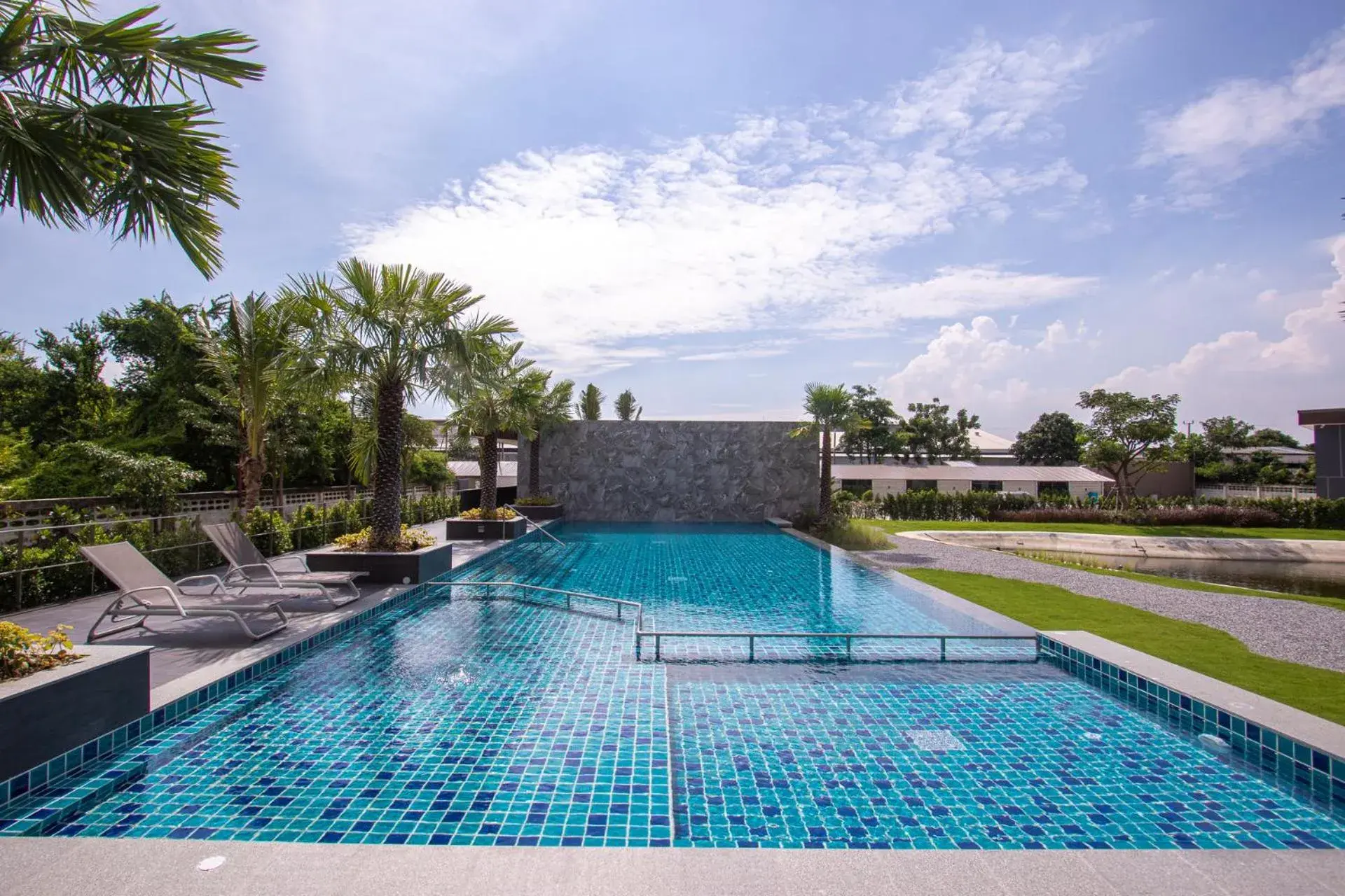 Swimming pool in iChapter Suvarnabhumi Swimming pool in iChapter Suvarnabhumi