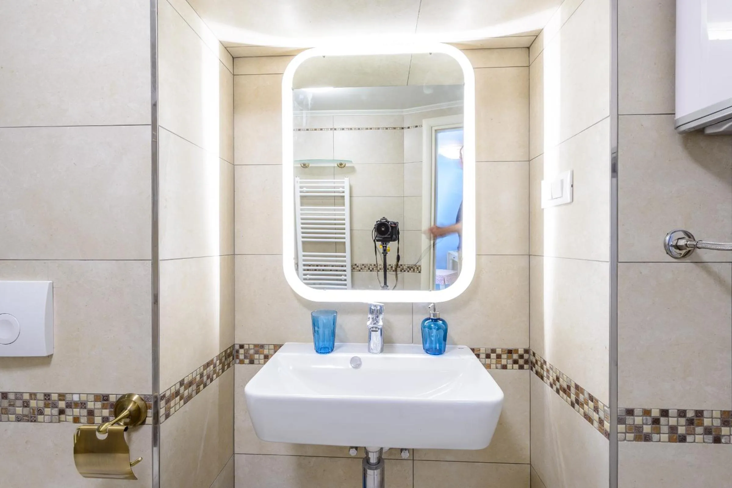 Bathroom in Stradun View En Suite Rooms & Studio