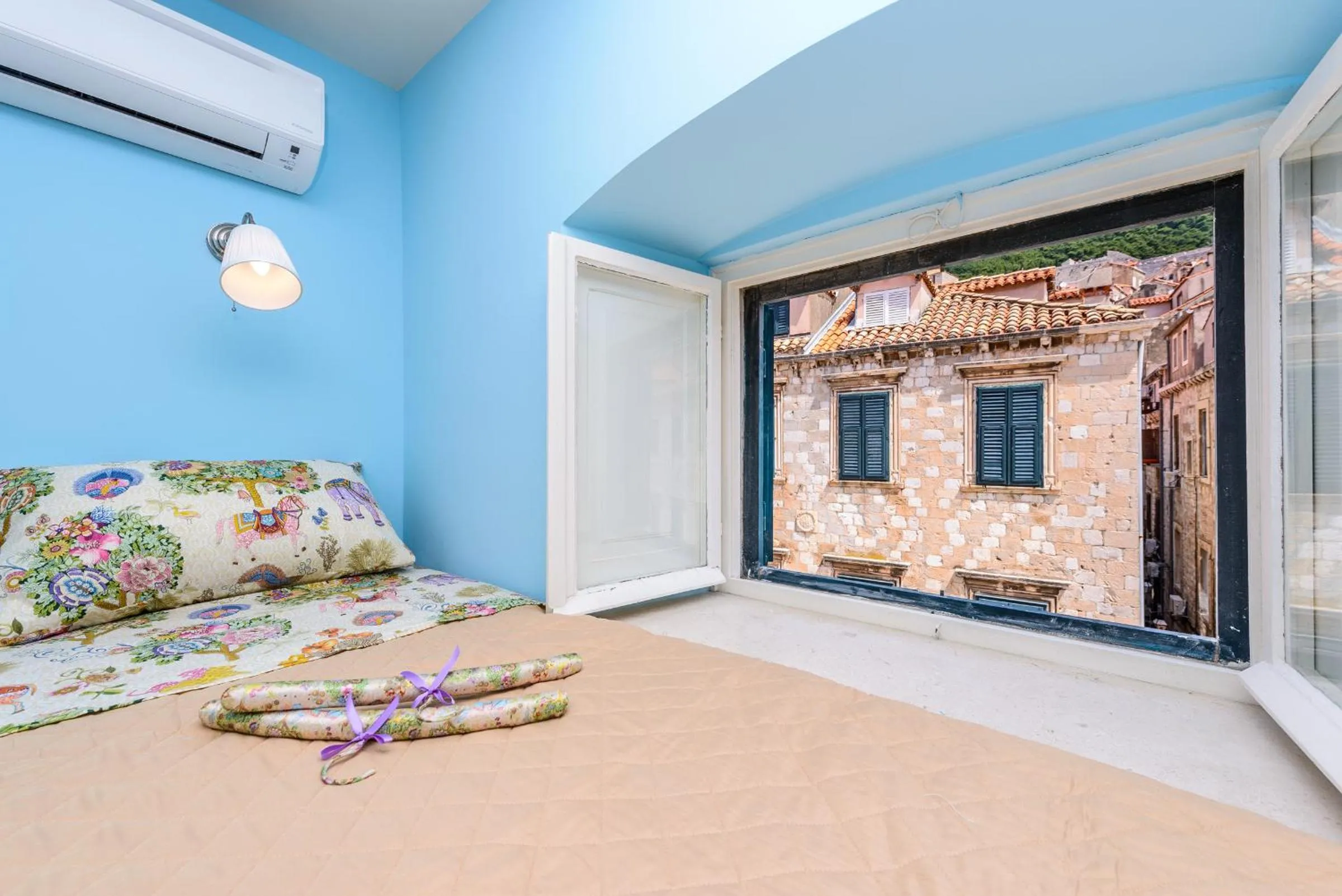 Bed in Stradun View En Suite Rooms & Studio