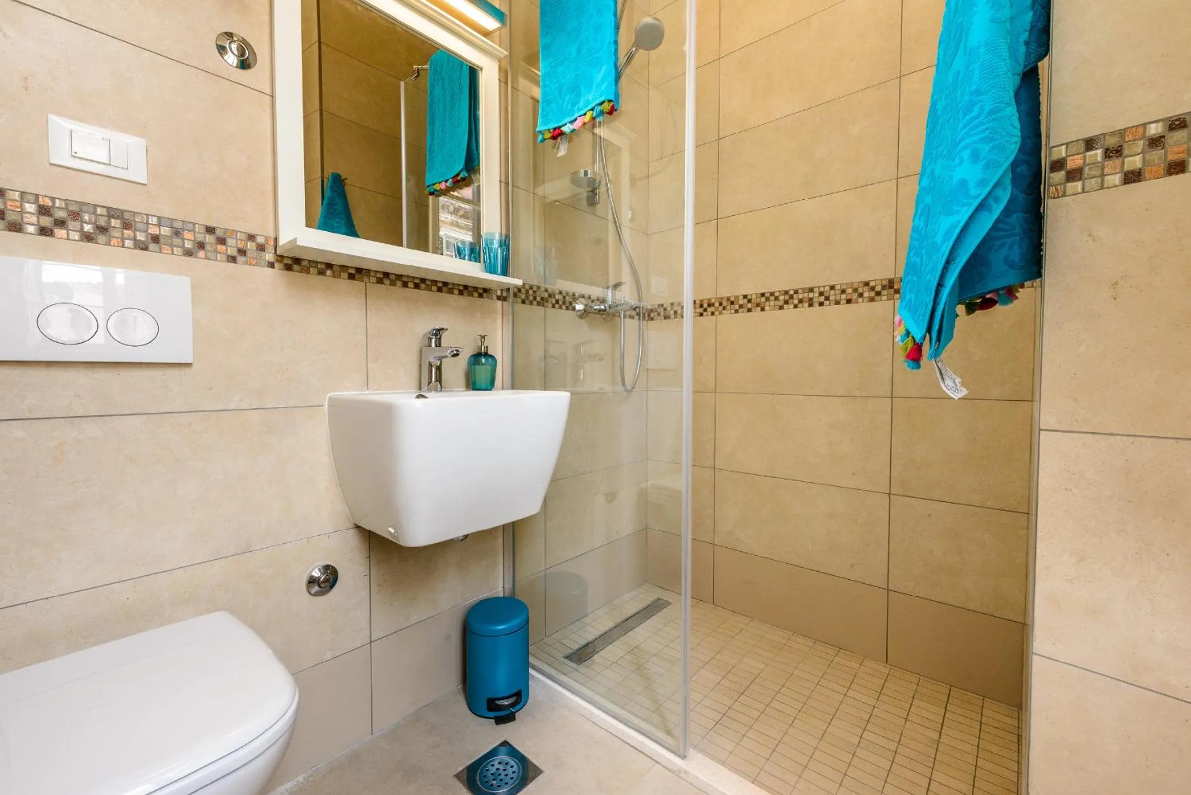 Shower in Stradun View En Suite Rooms & Studio