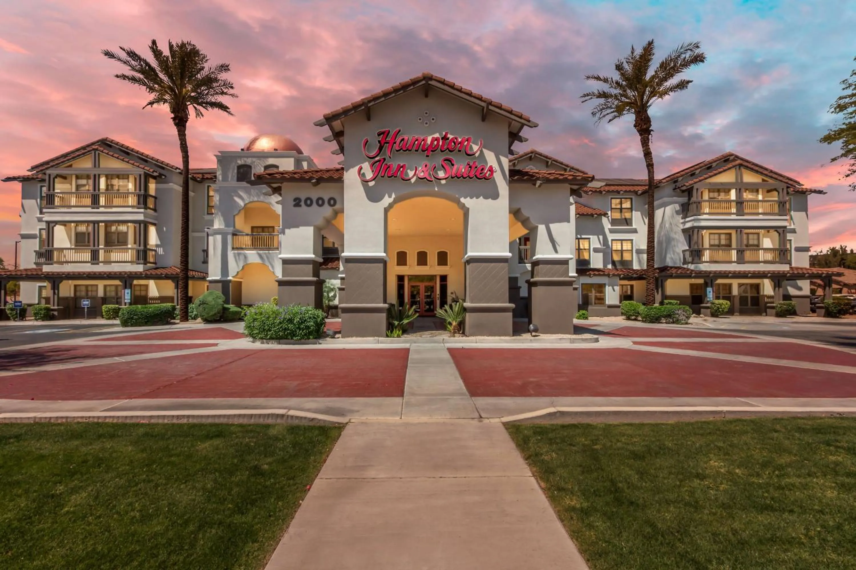 Property building in Hampton Inn & Suites Phoenix-Goodyear