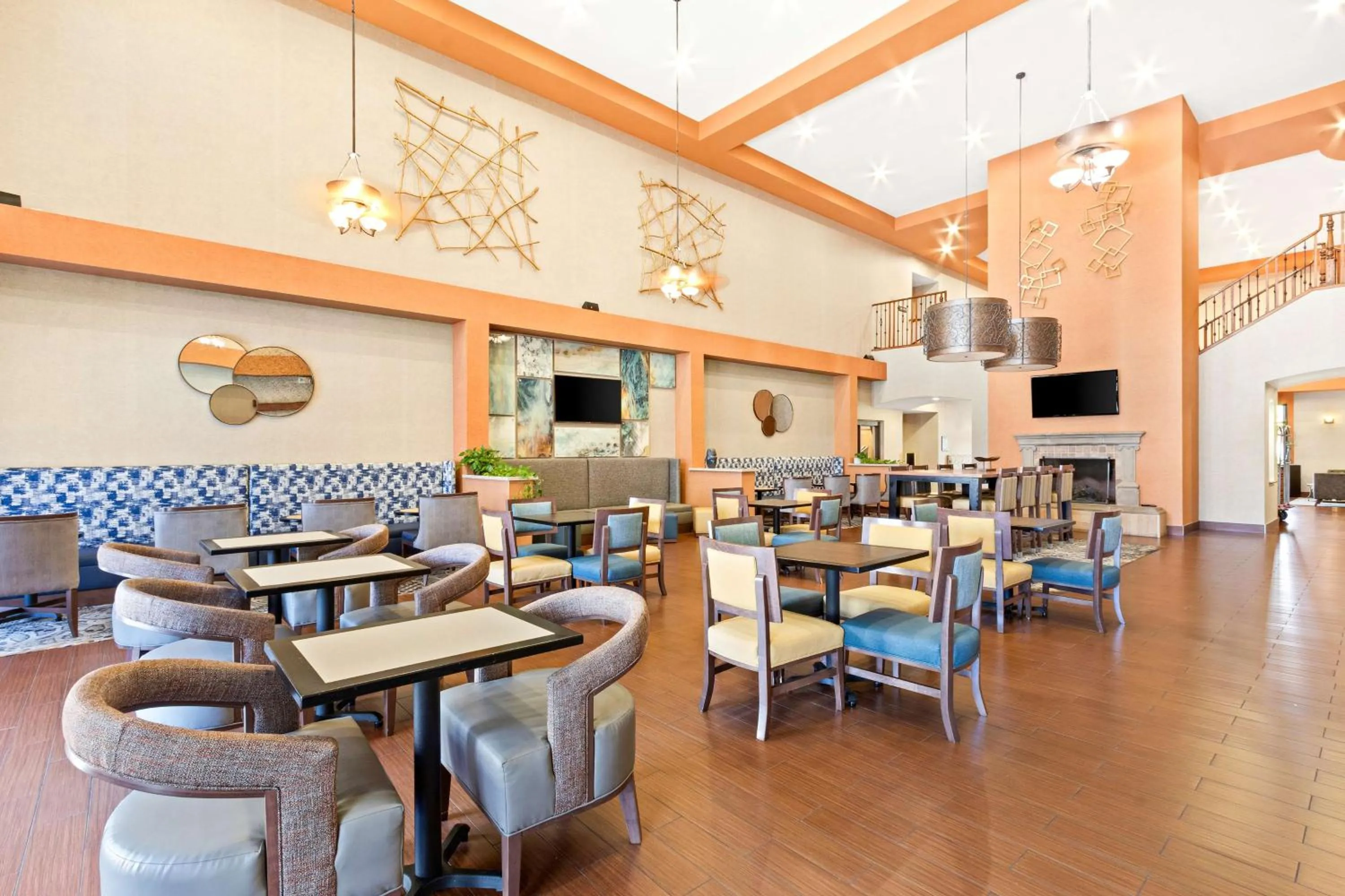 Breakfast in Hampton Inn & Suites Phoenix-Goodyear