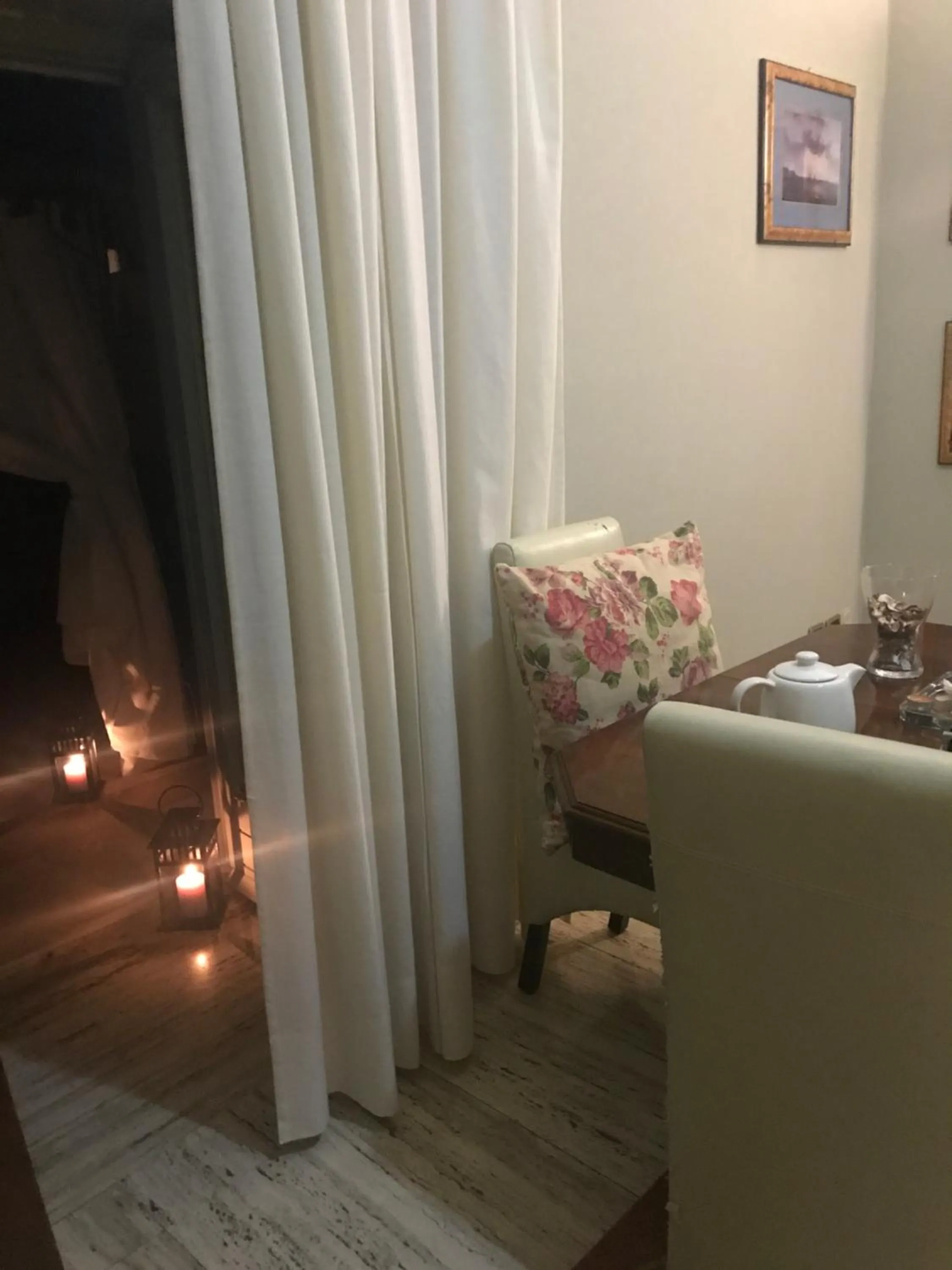 Communal lounge/ TV room in Mà Maison