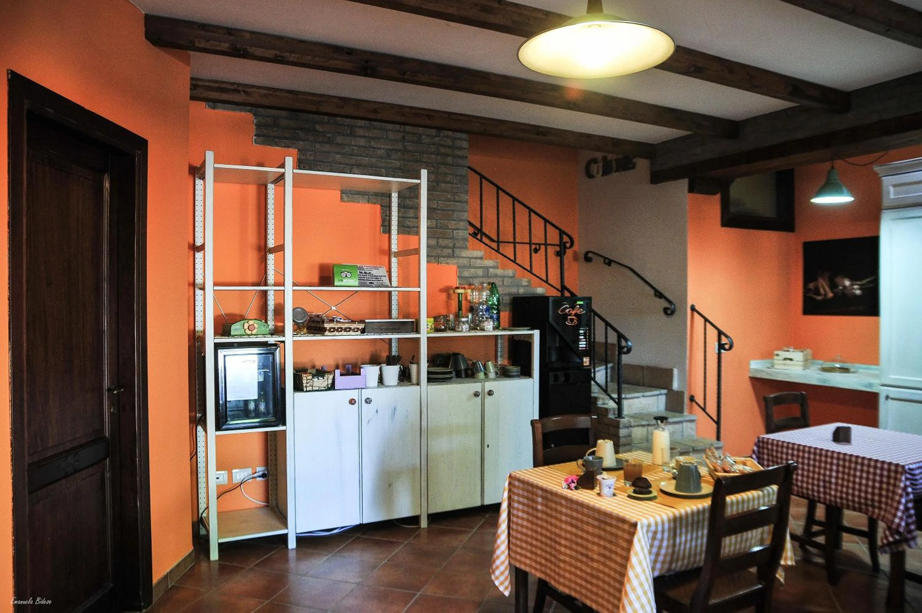 Communal lounge/ TV room in Casalventodimare e Tramontana