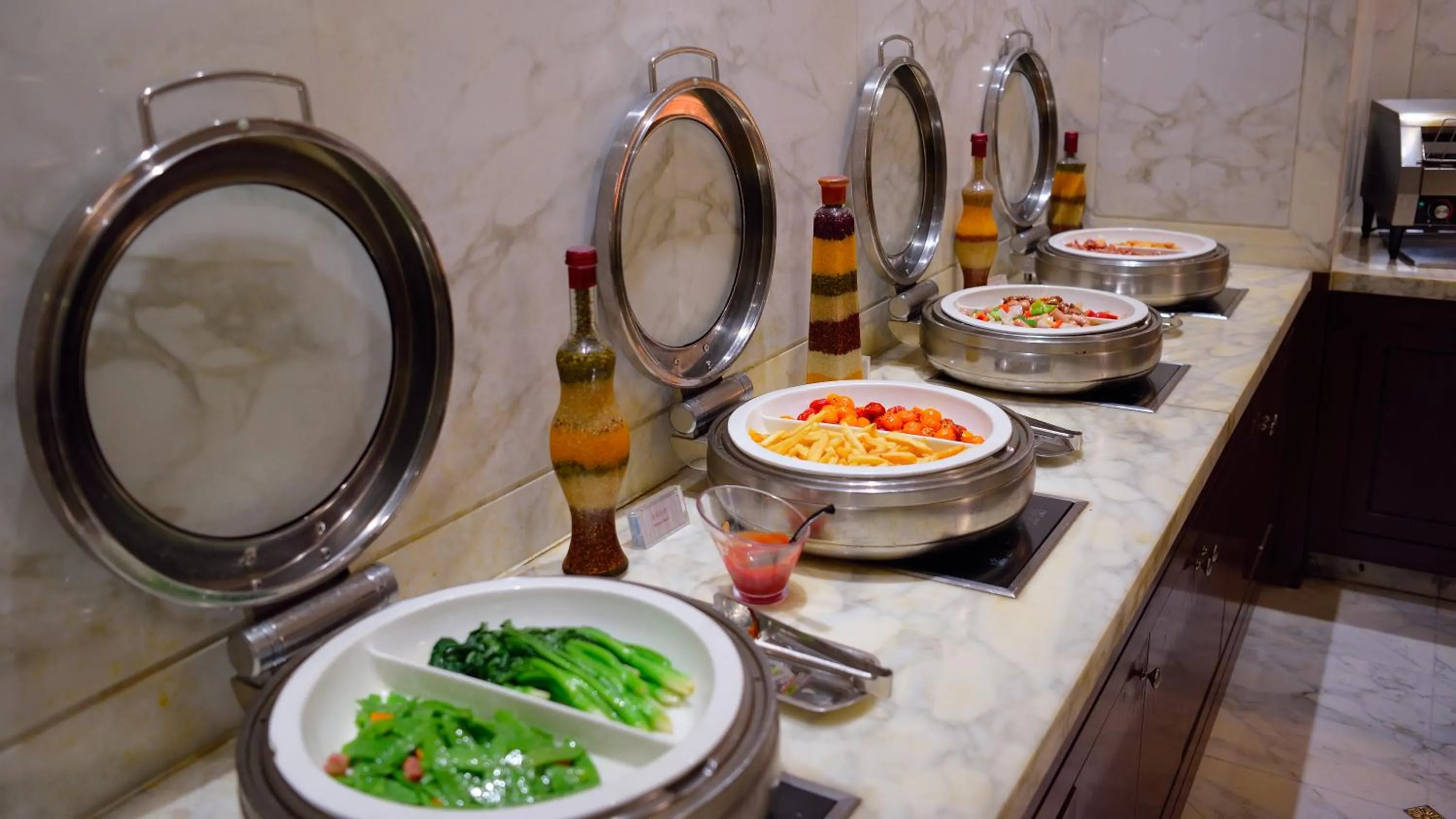Breakfast in 上海外滩锦江都城新城饭店 Metropolo Xin Cheng Hotel, The Bund Shanghai