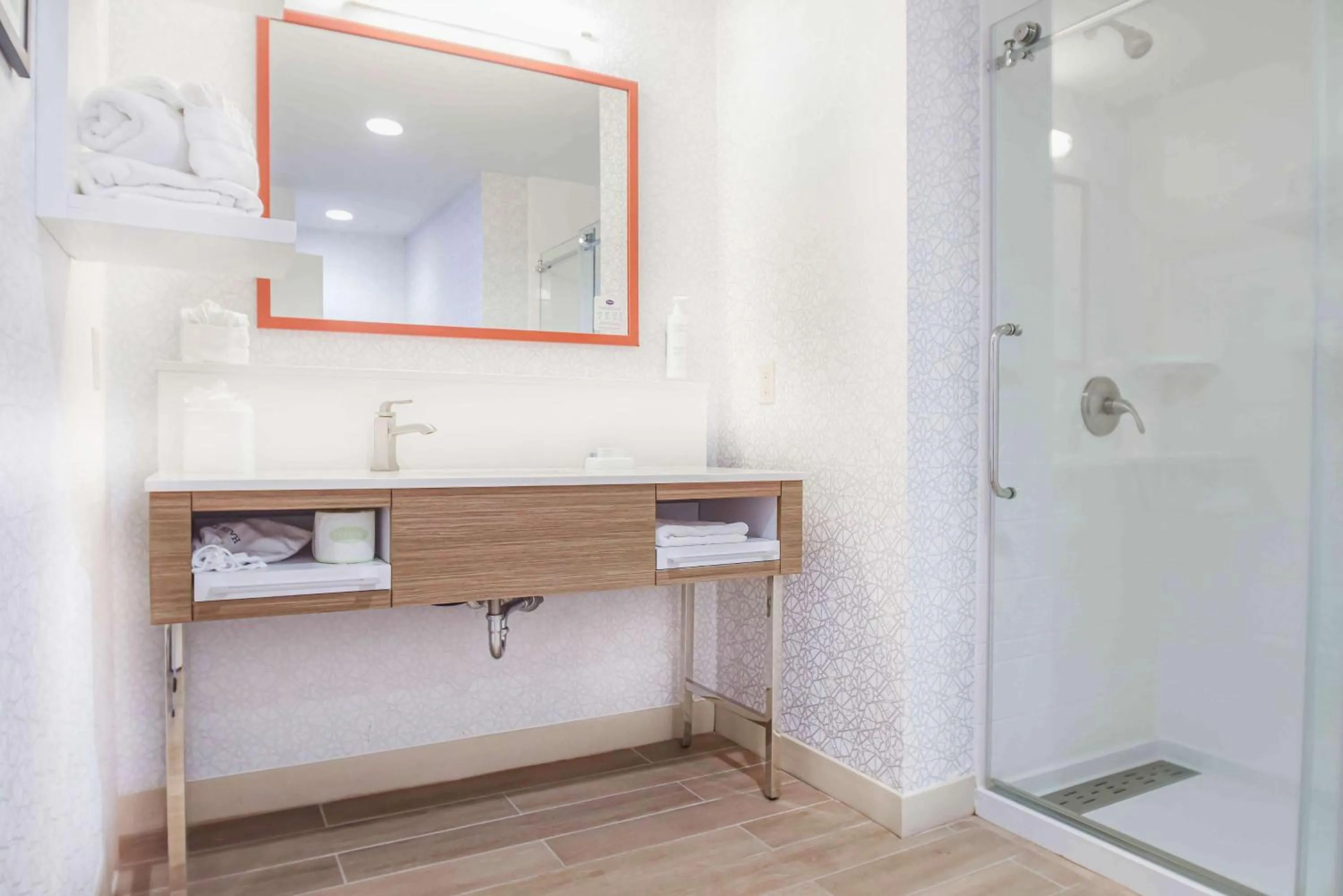 Bathroom in Hampton Inn Baton Rouge - Denham Springs