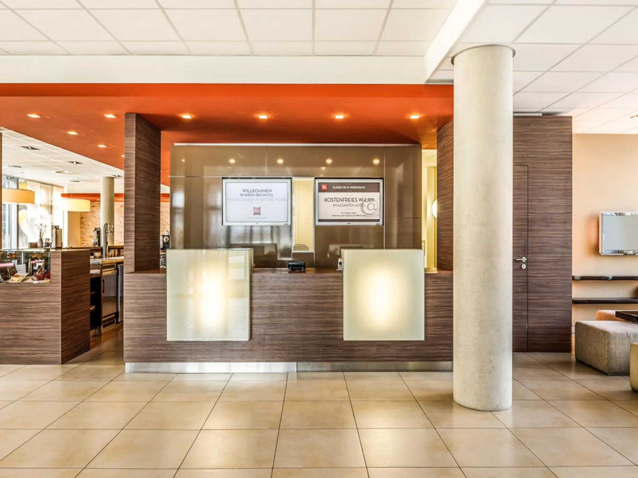 Lobby or reception in ibis Hotel Friedrichshafen Airport Messe