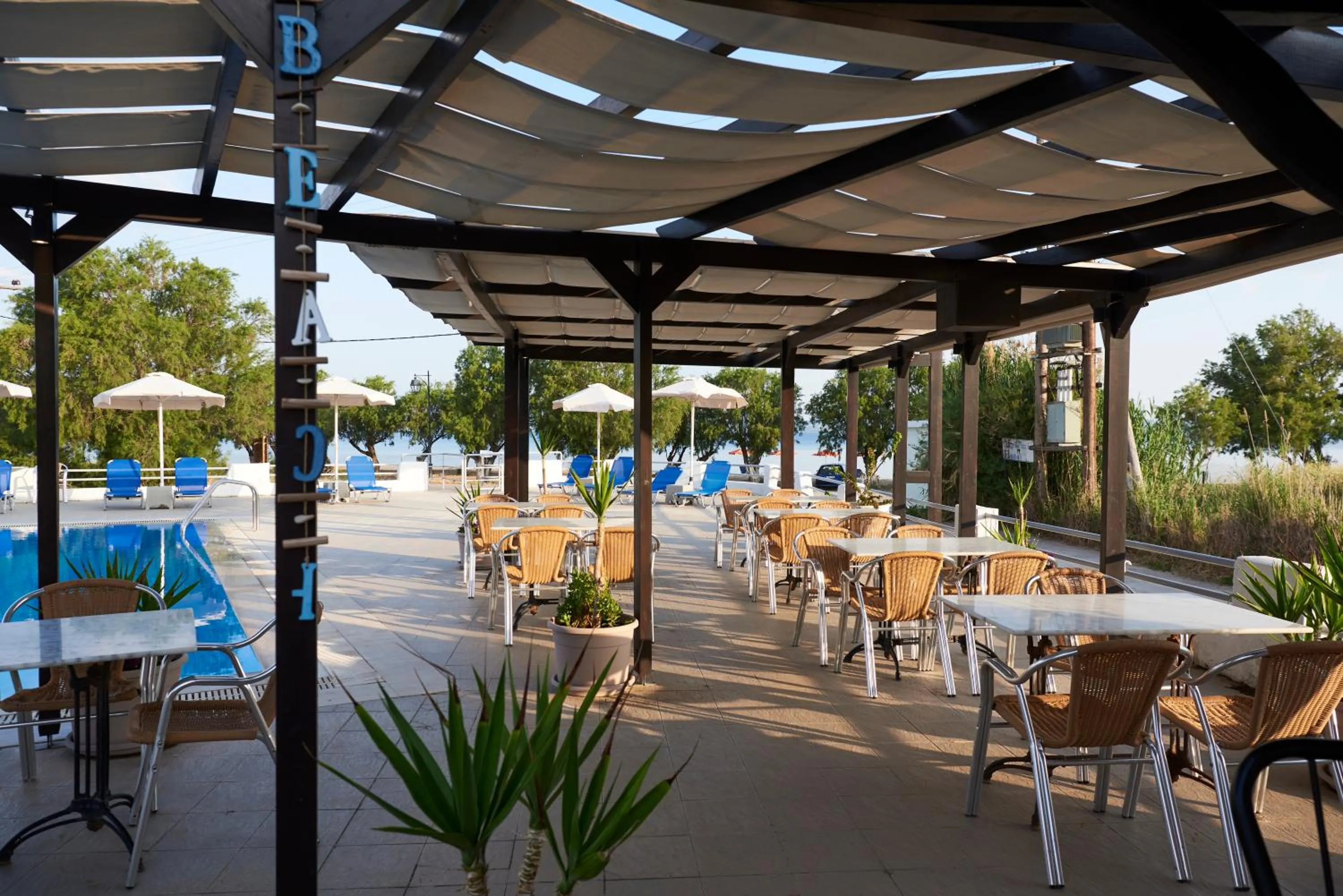 Restaurant/places to eat in Kalloni Bay