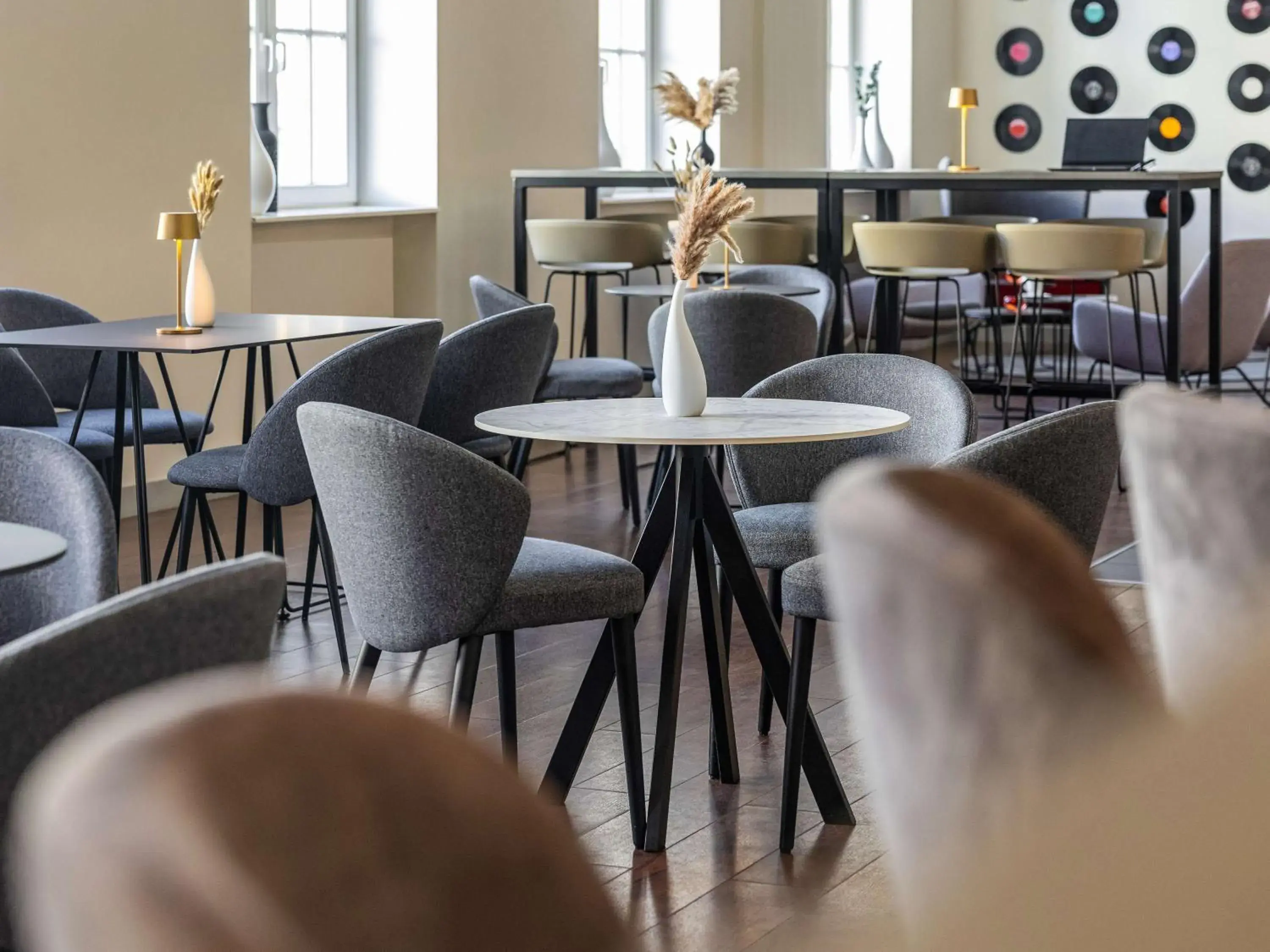 Lounge or bar in ibis Karlsruhe Hauptbahnhof Lounge or bar in ibis Karlsruhe Hauptbahnhof