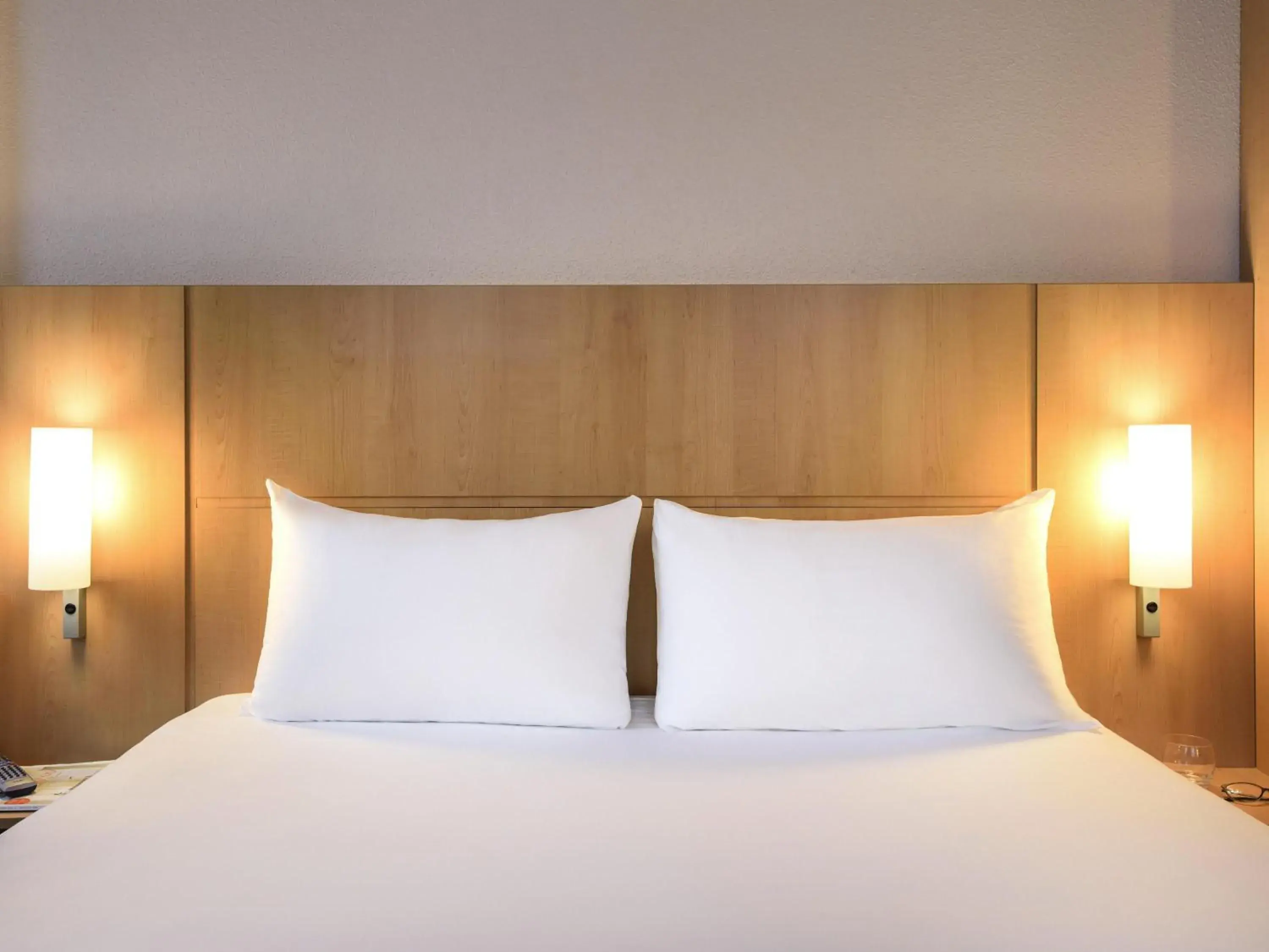 Bedroom, Bed in ibis Karlsruhe Hauptbahnhof Bedroom, Bed in ibis Karlsruhe Hauptbahnhof