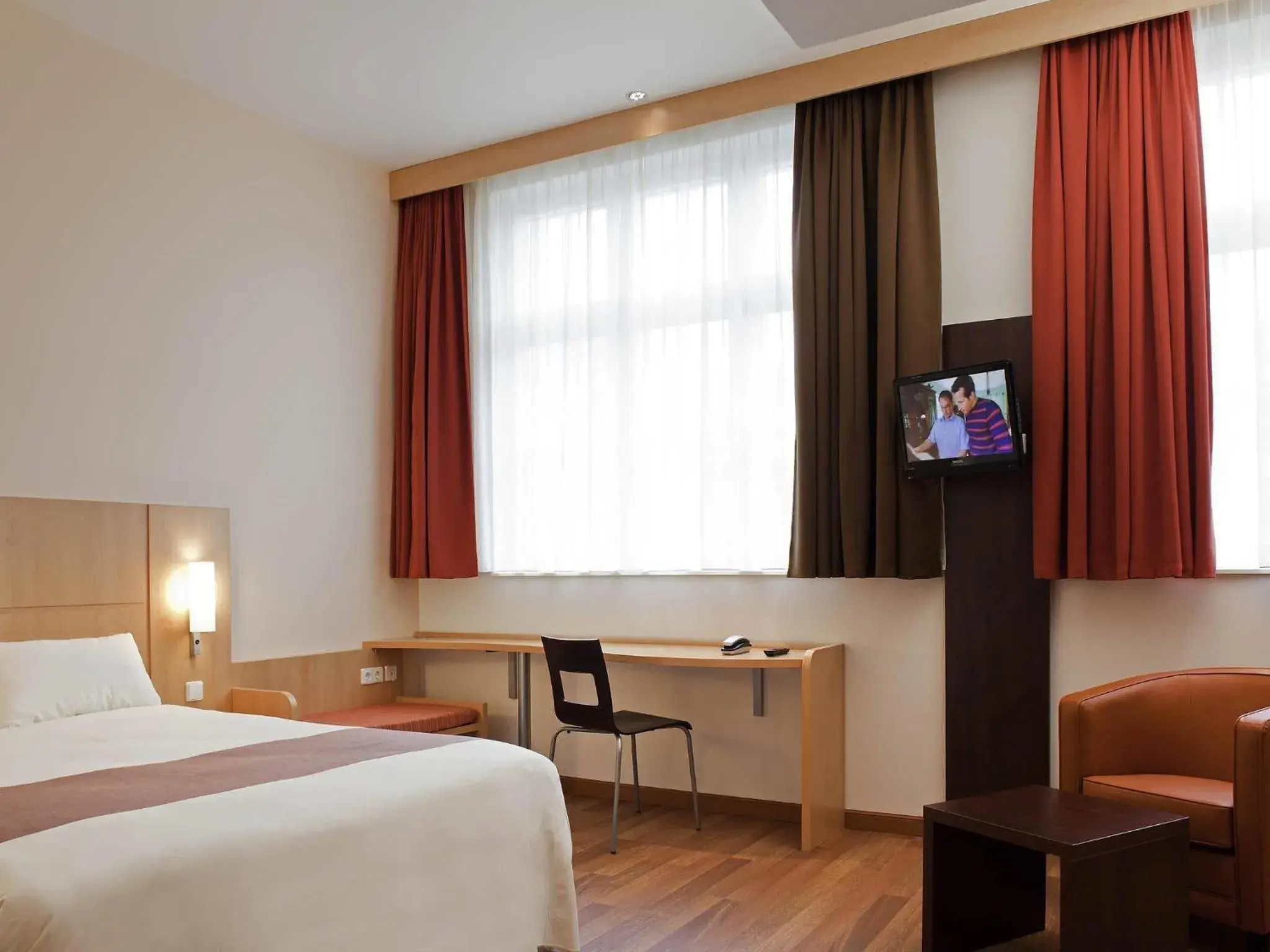 Bedroom, Bed in ibis Karlsruhe Hauptbahnhof Bedroom, Bed in ibis Karlsruhe Hauptbahnhof