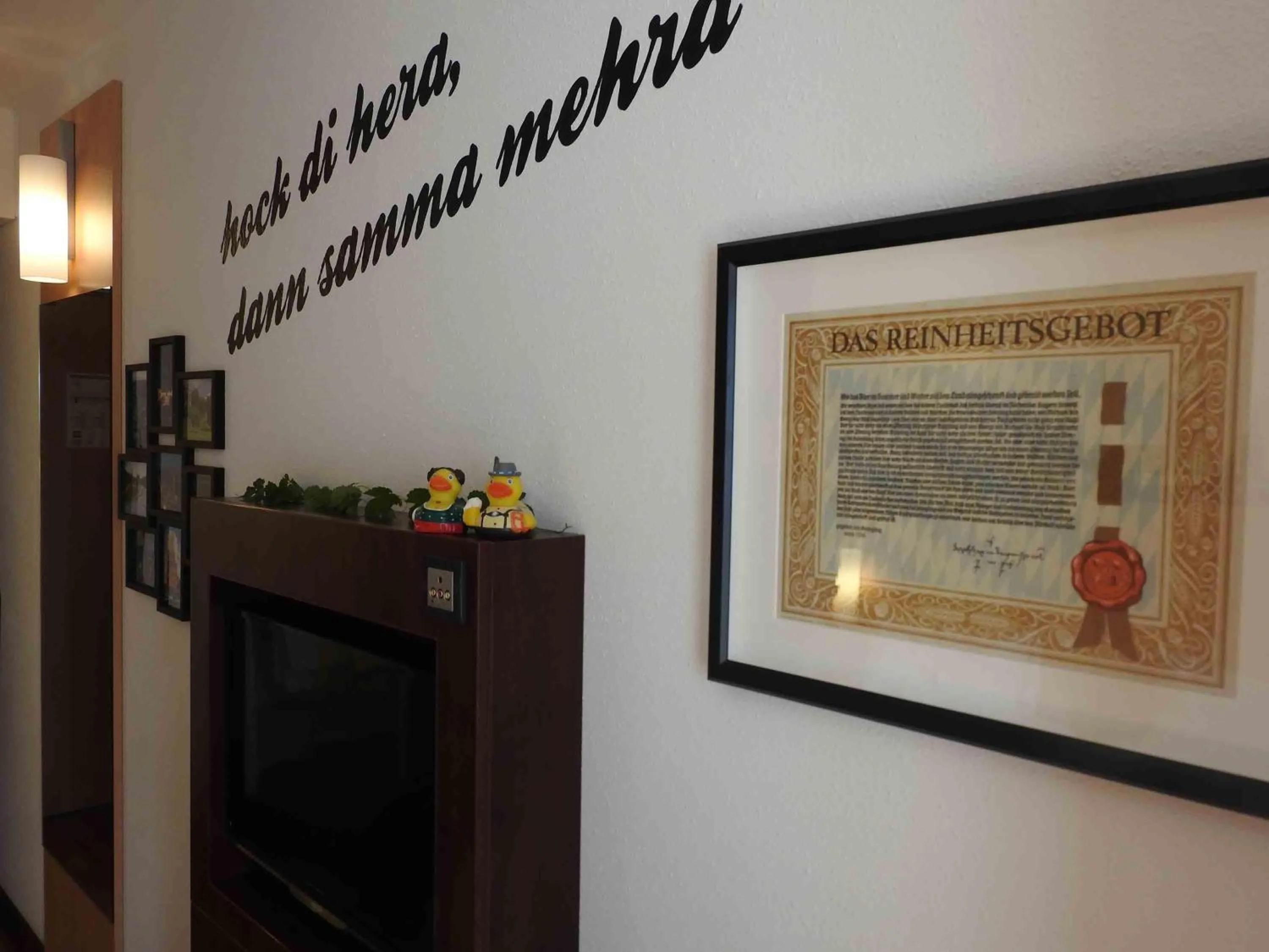 Bedroom in ibis Hotel Muenchen City West