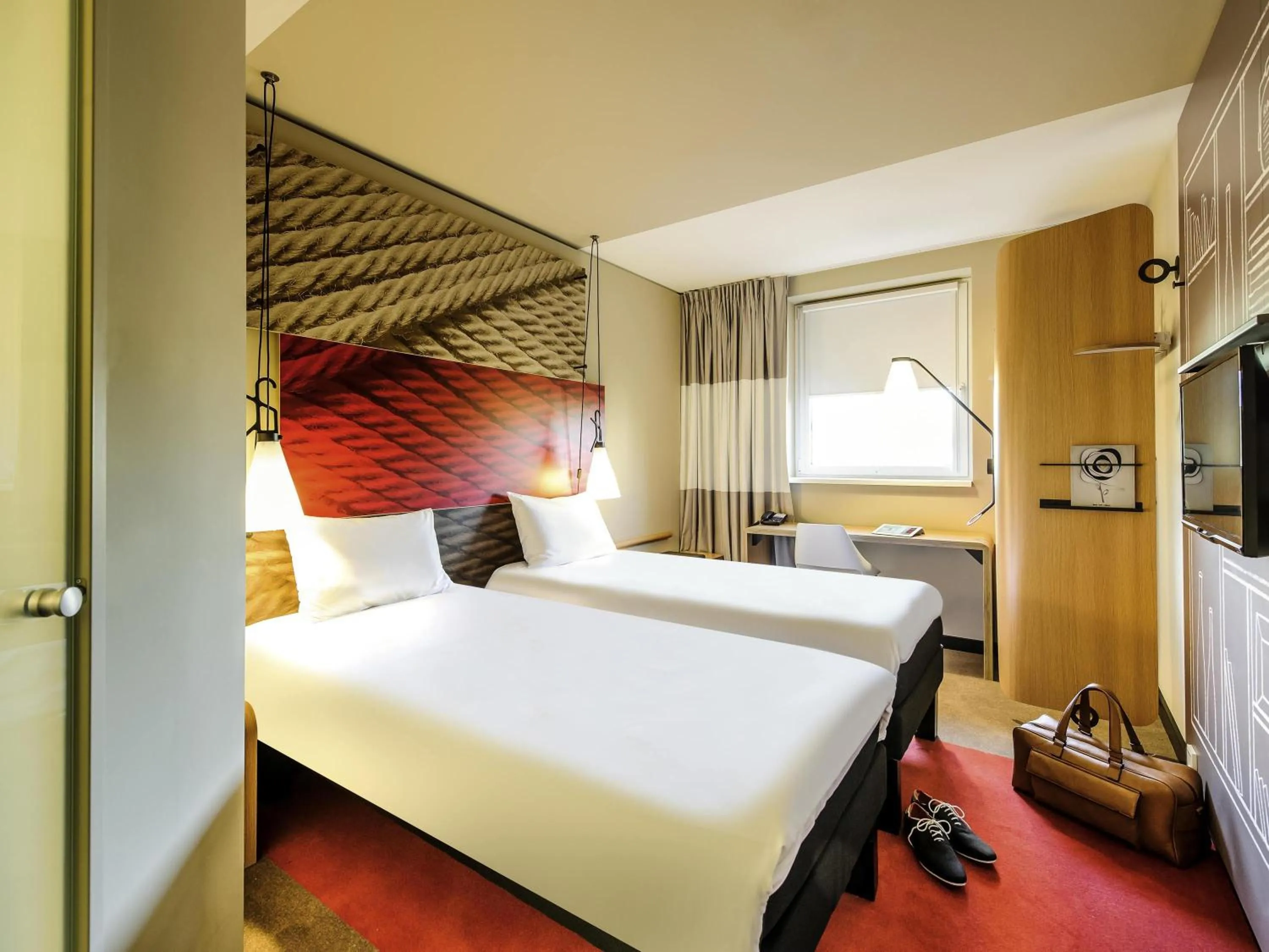 Bedroom, Bed in ibis Hotel Muenchen City West