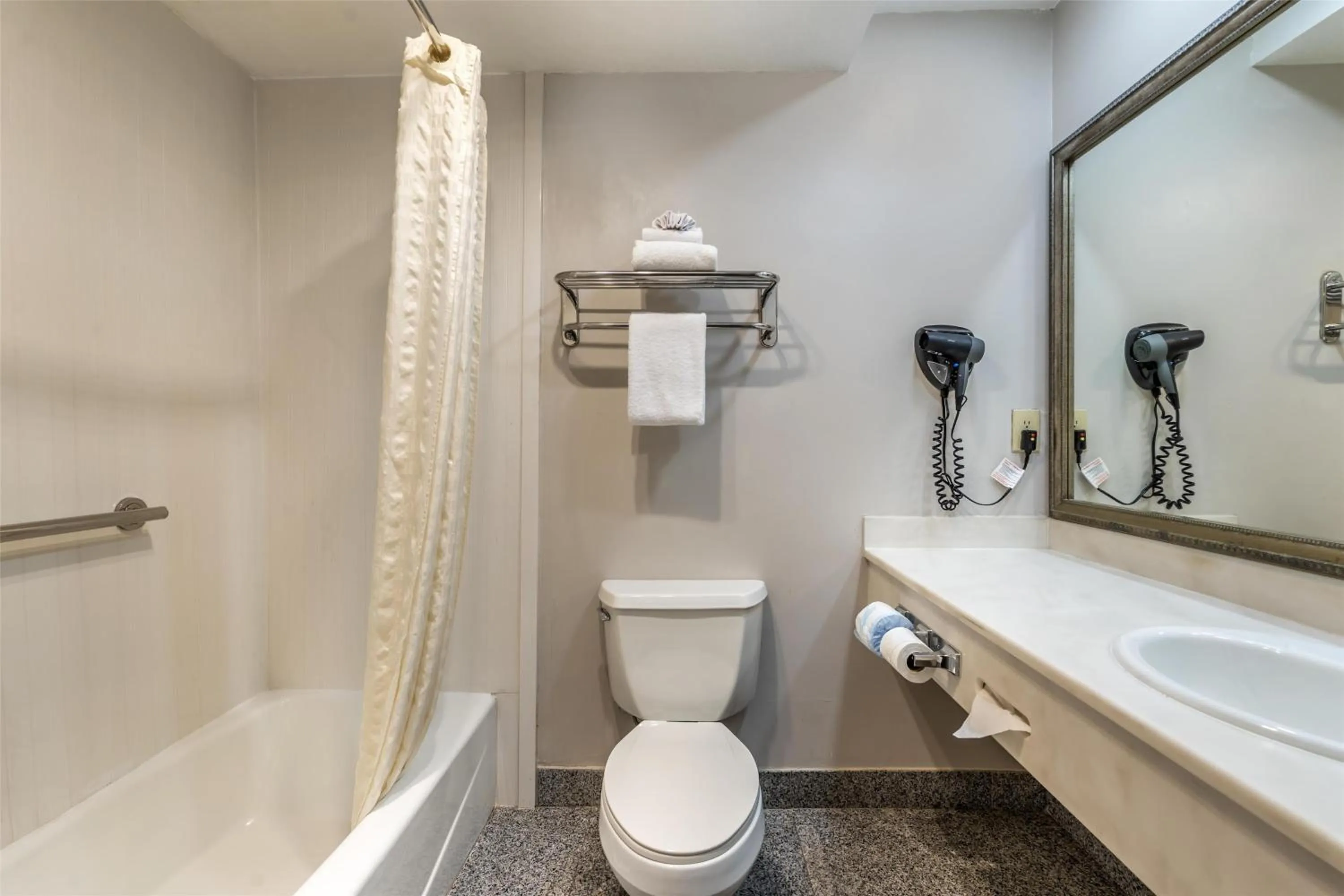 Bathroom in Best Western Airpark Hotel - LAX Airport LA Stadium