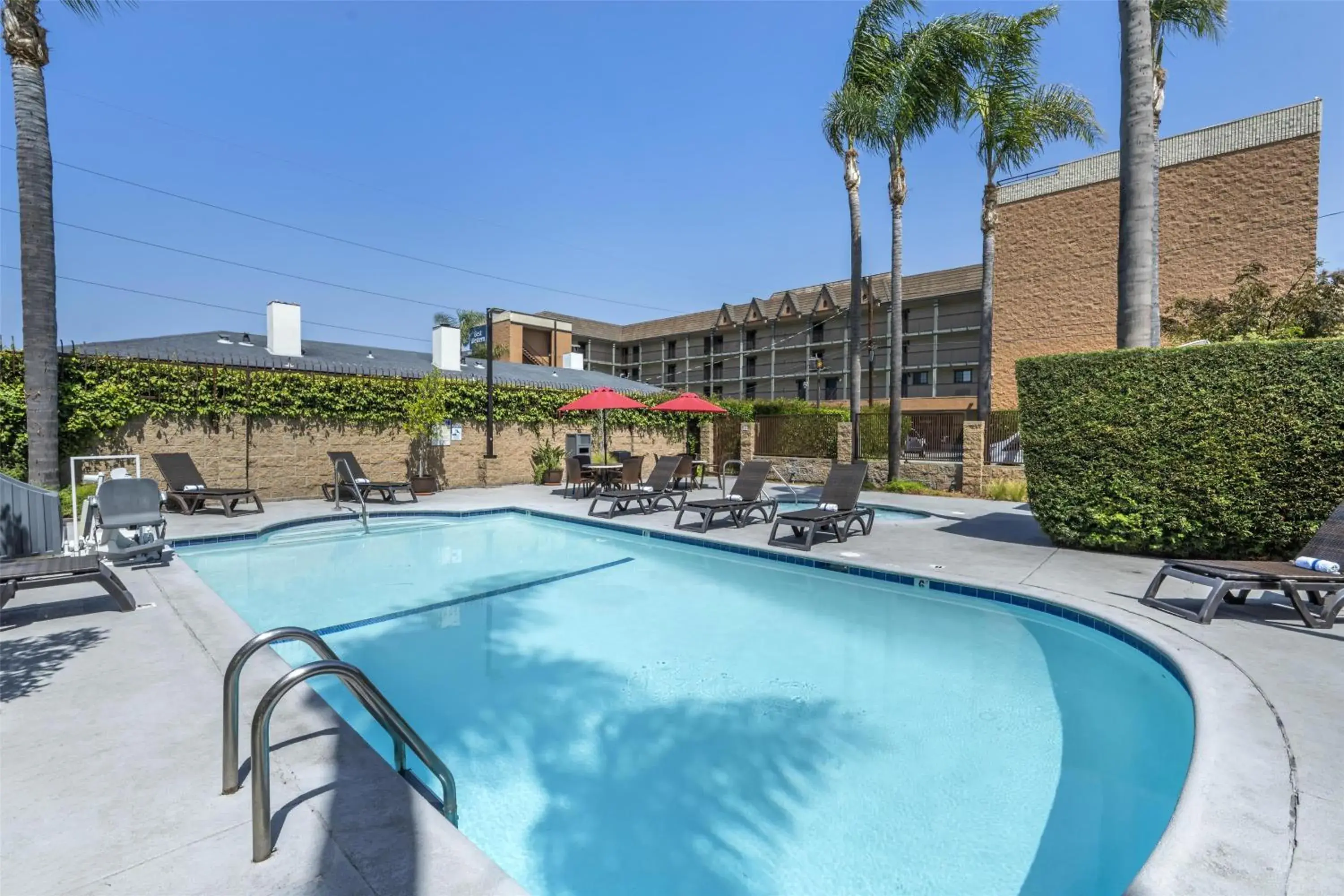 Pool view in Best Western Airpark Hotel - LAX Airport LA Stadium Pool view in Best Western Airpark Hotel - LAX Airport LA Stadium