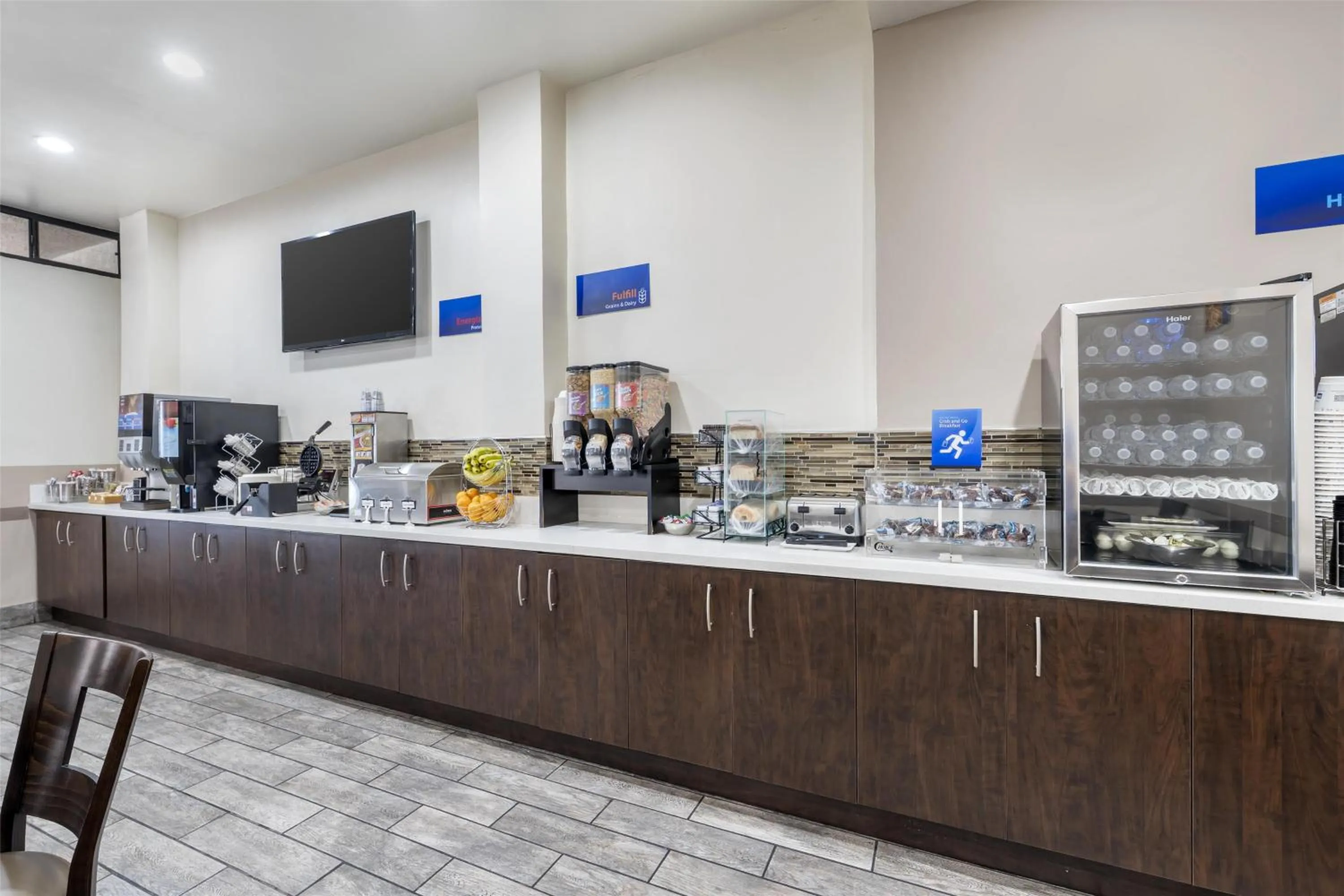 Breakfast in Best Western Airpark Hotel - LAX Airport LA Stadium