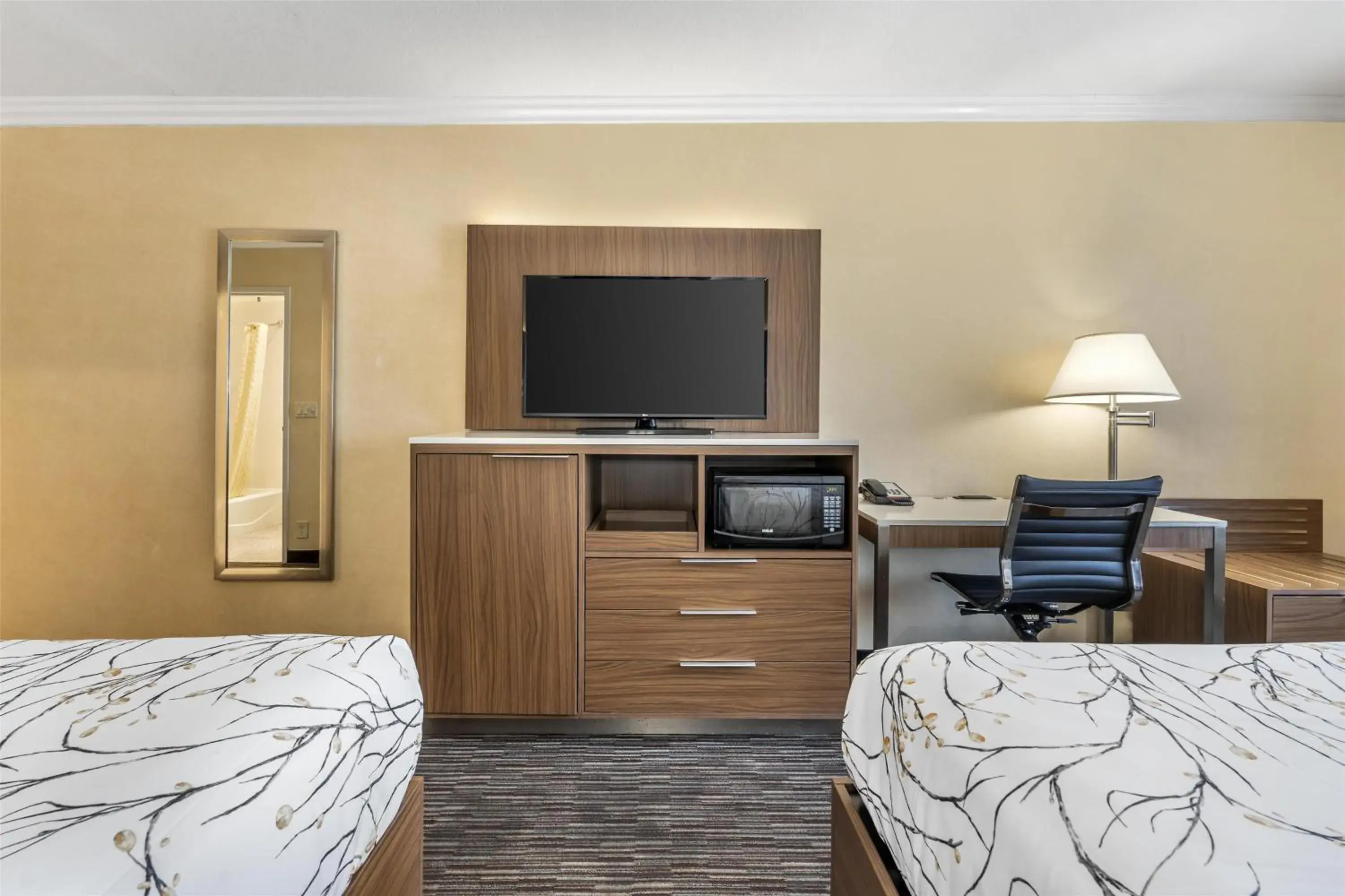 Bedroom, Bed in Best Western Airpark Hotel - LAX Airport LA Stadium Bedroom, Bed in Best Western Airpark Hotel - LAX Airport LA Stadium