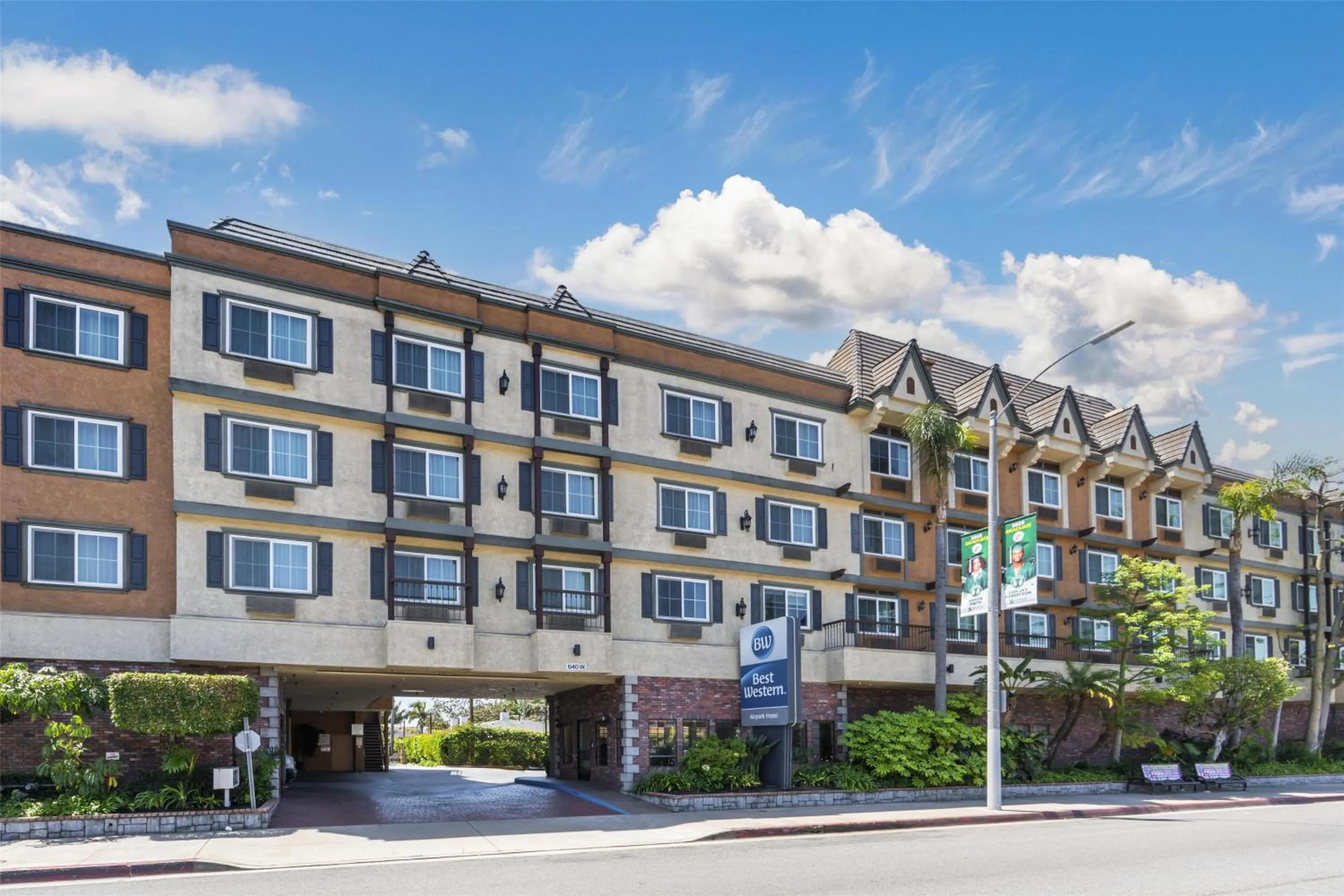 Property building in Best Western Airpark Hotel - LAX Airport LA Stadium