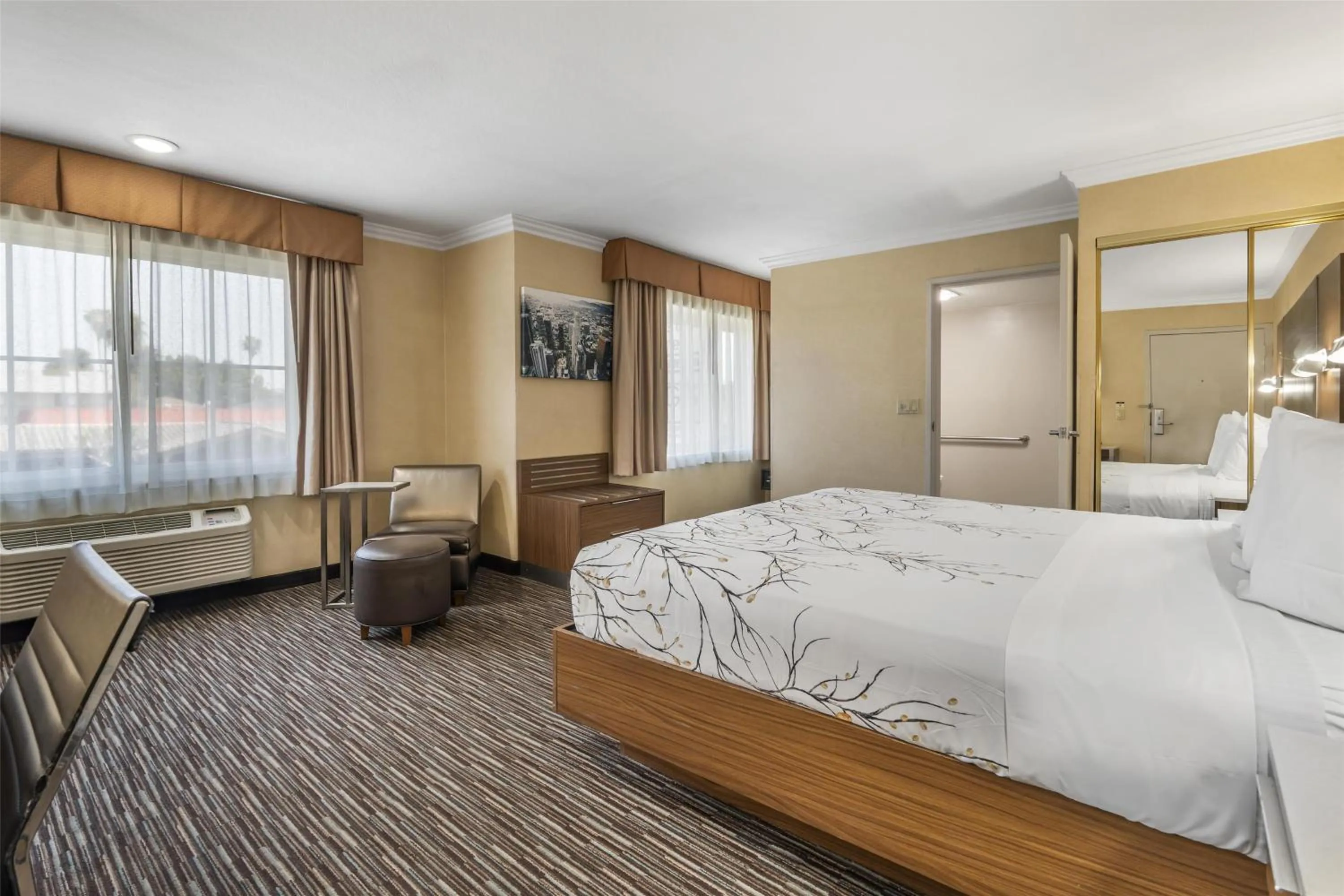 Bedroom, Bed in Best Western Airpark Hotel - LAX Airport LA Stadium