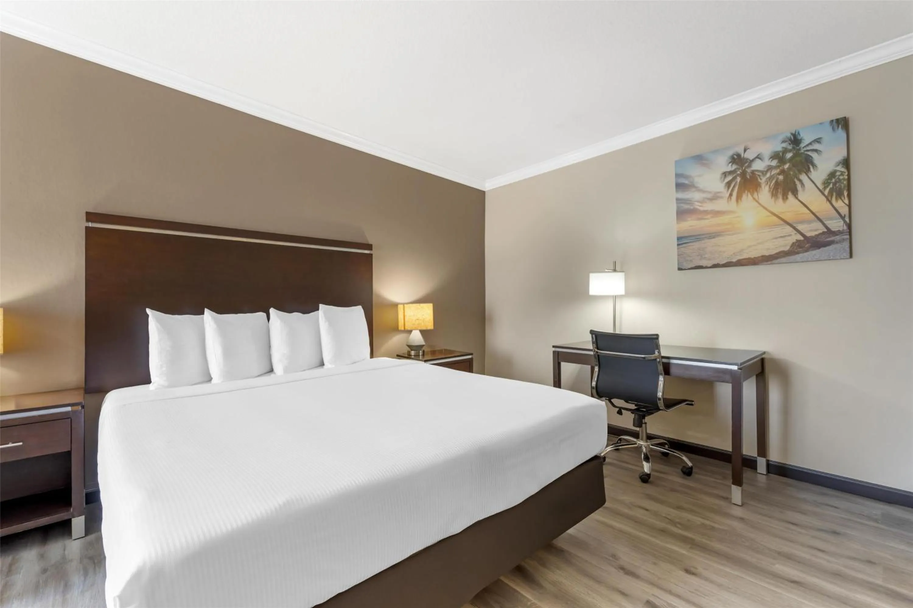 Bedroom, Bed in Best Western Redondo Beach Galleria Inn Hotel - Beach City LA