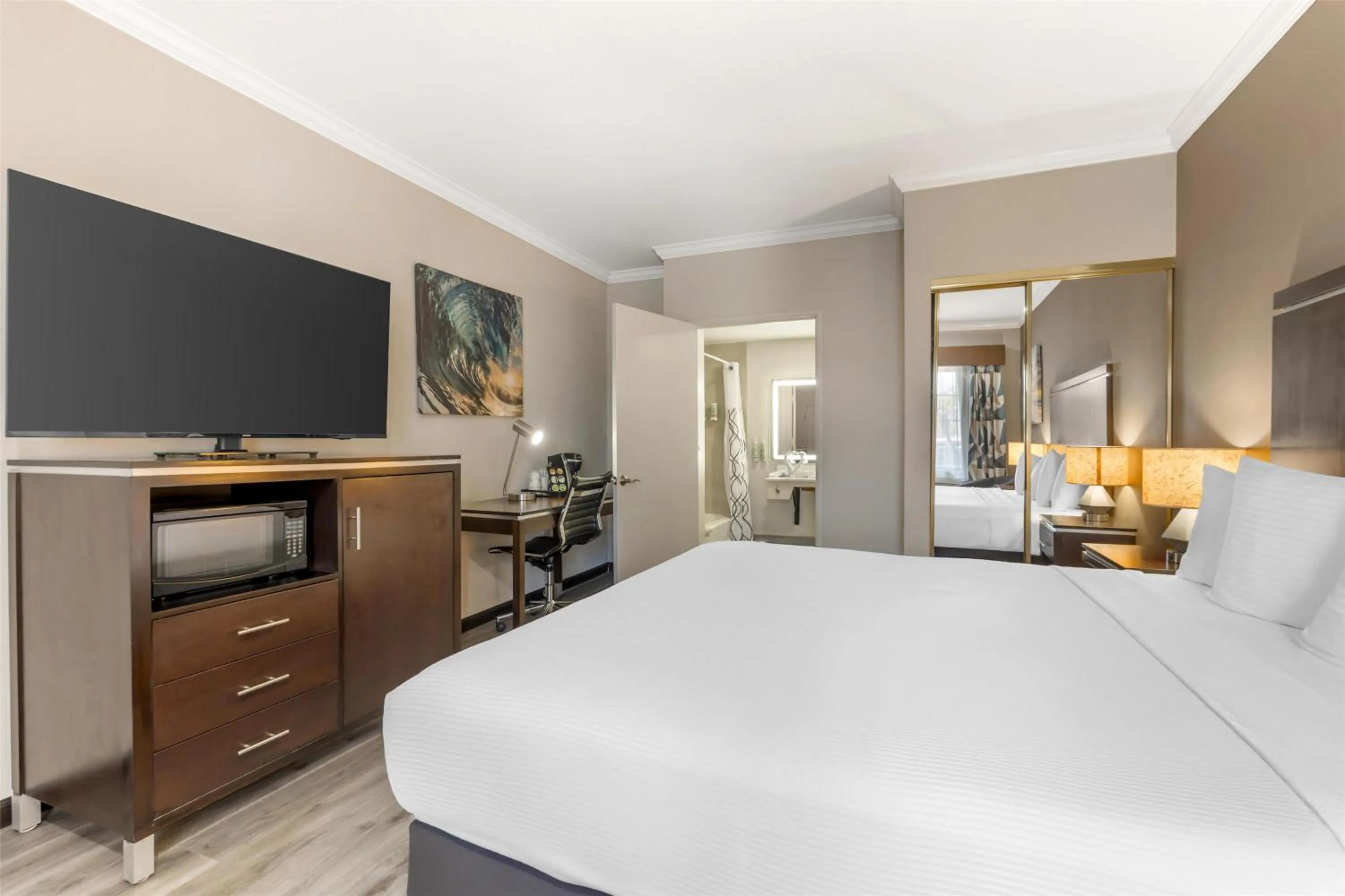 Bedroom, Bed in Best Western Redondo Beach Galleria Inn Hotel - Beach City LA