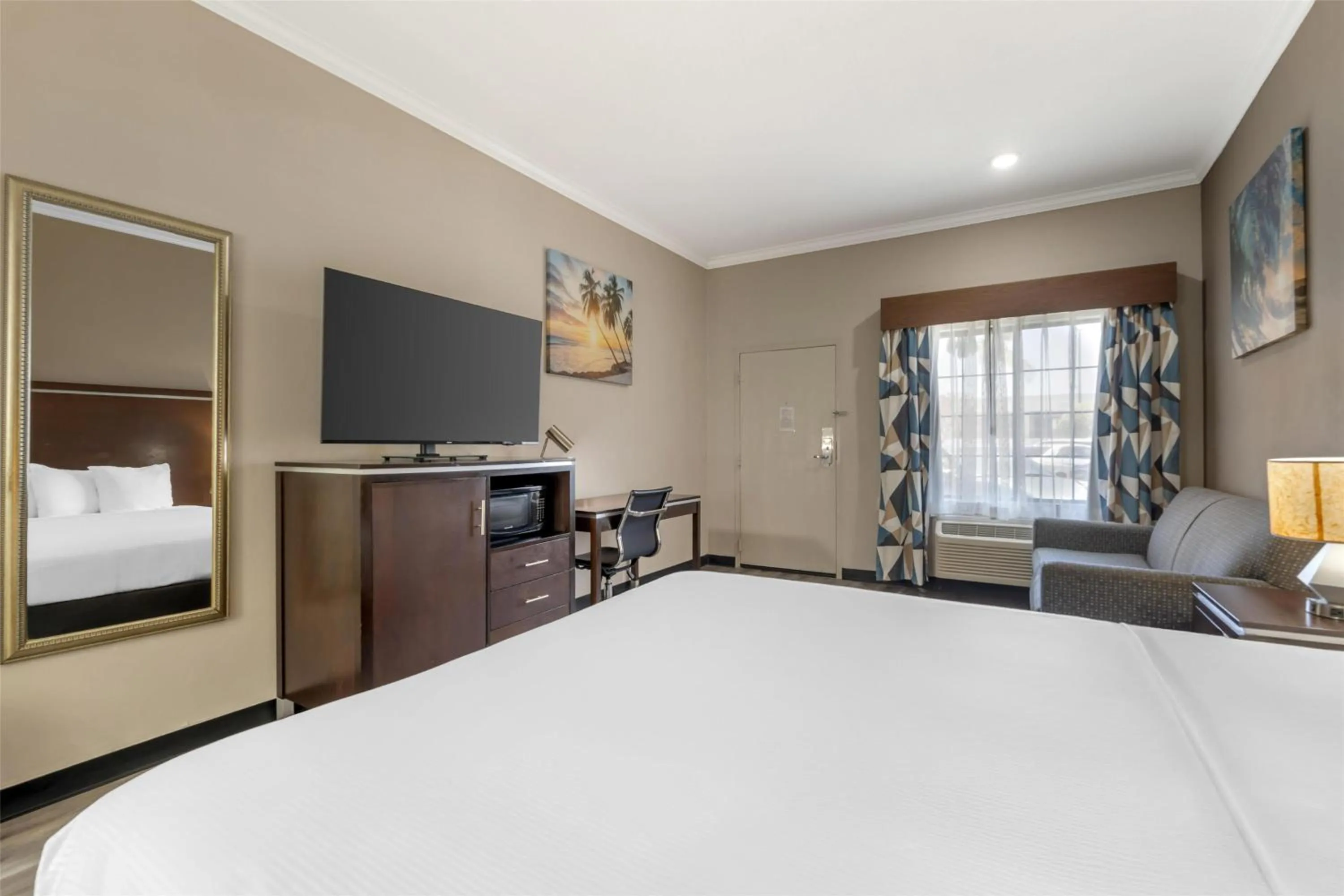 Bedroom, Bed in Best Western Redondo Beach Galleria Inn Hotel - Beach City LA