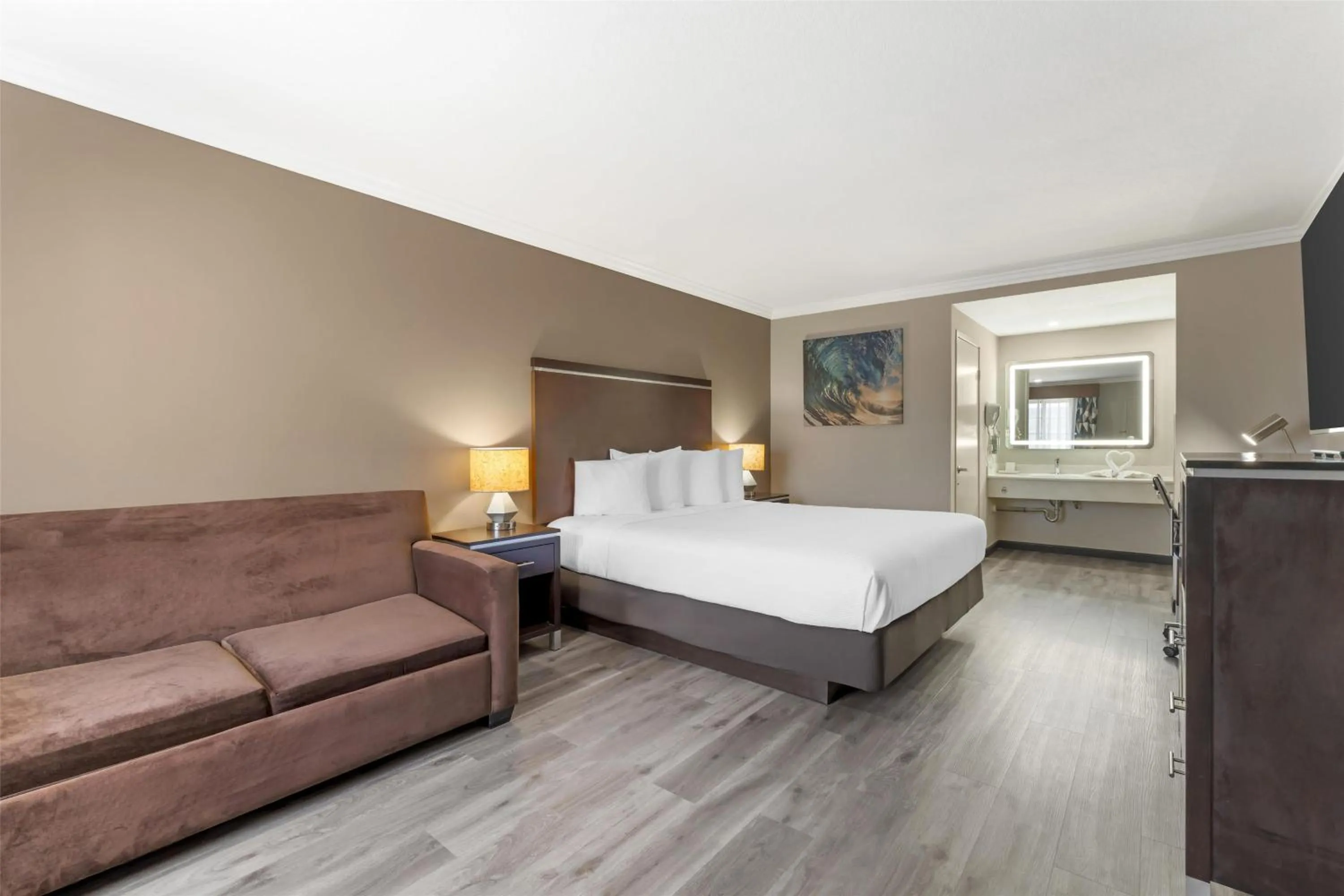 Bedroom, Bed in Best Western Redondo Beach Galleria Inn Hotel - Beach City LA