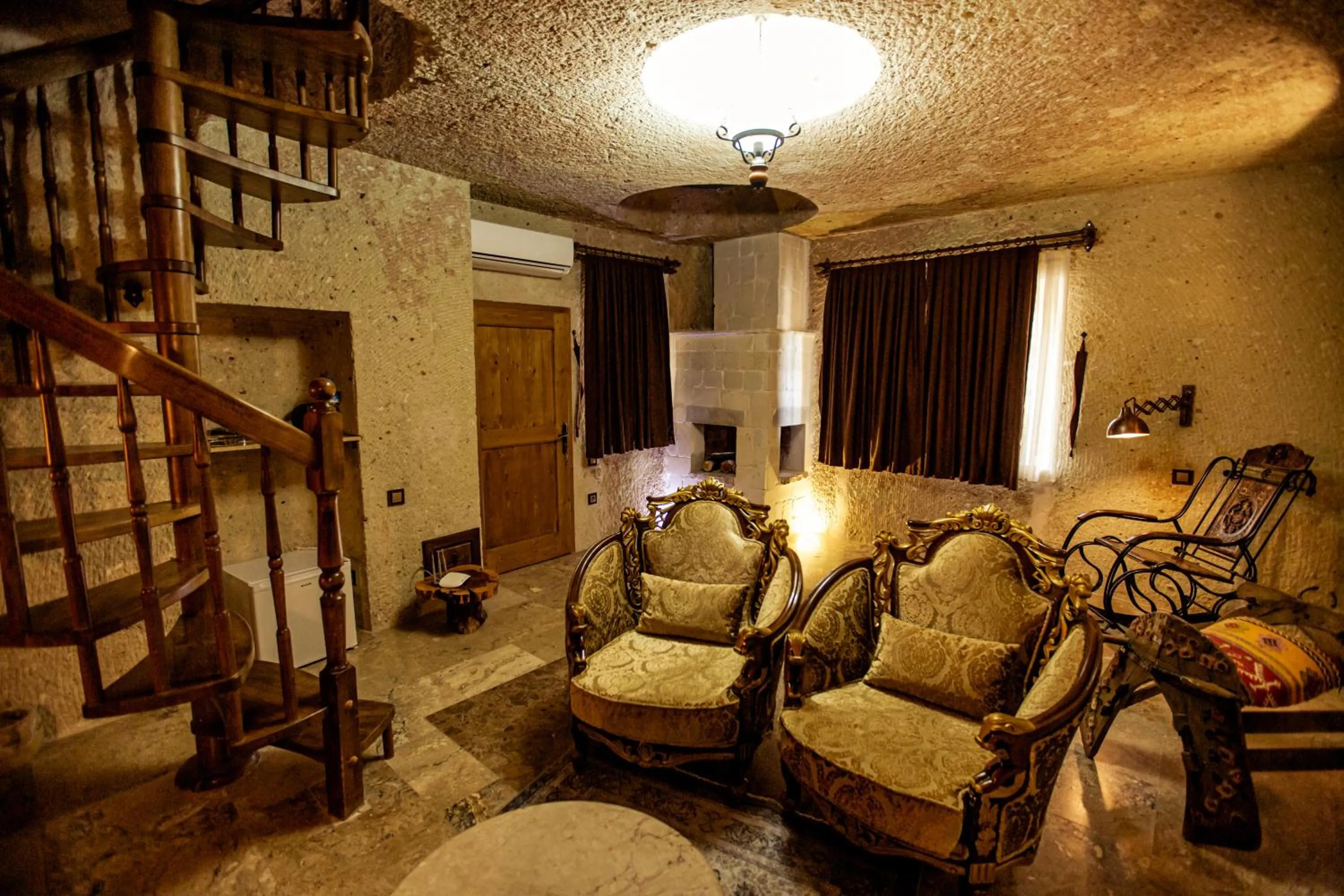 Massage in Oread Cave Suites