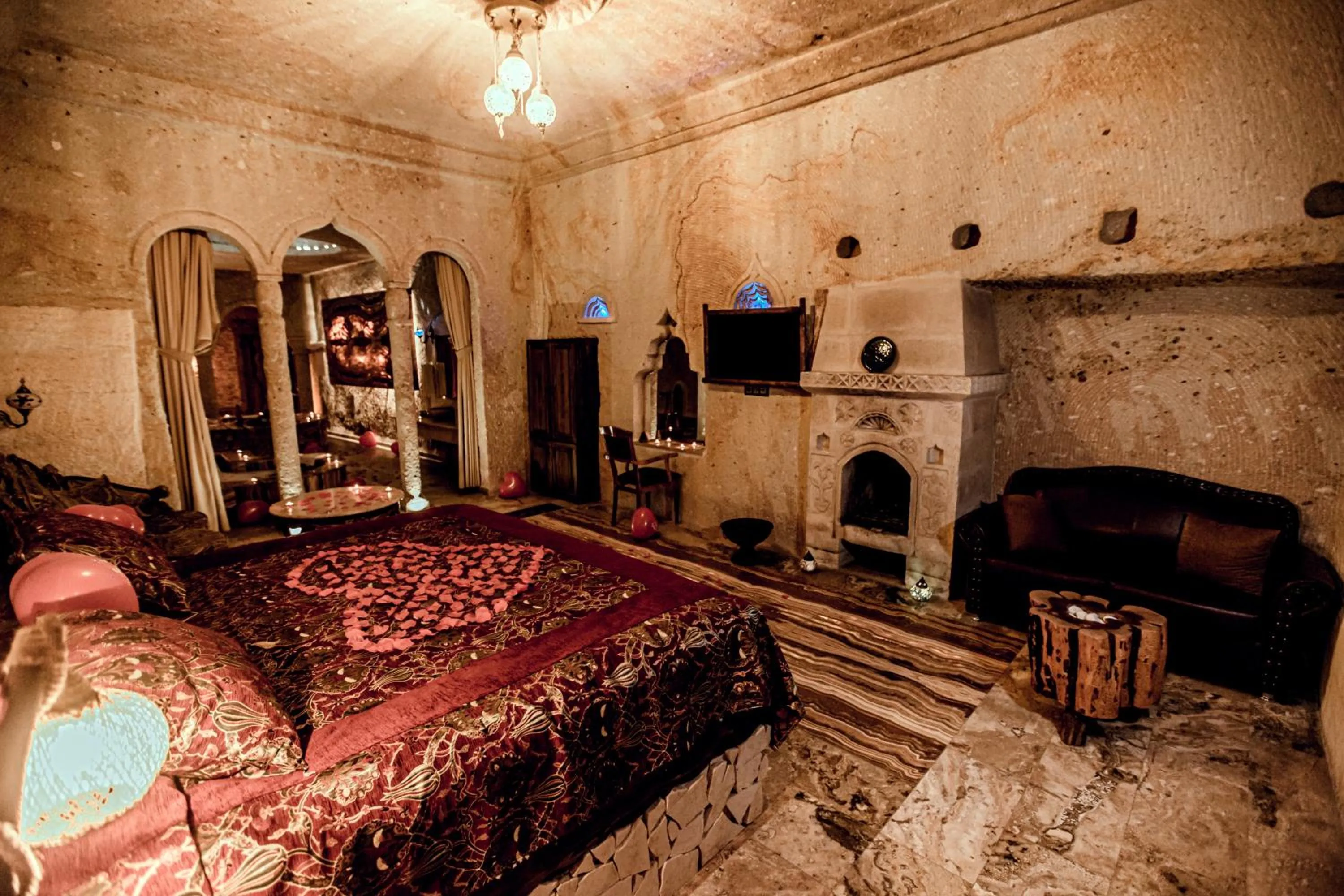 Massage in Oread Cave Suites