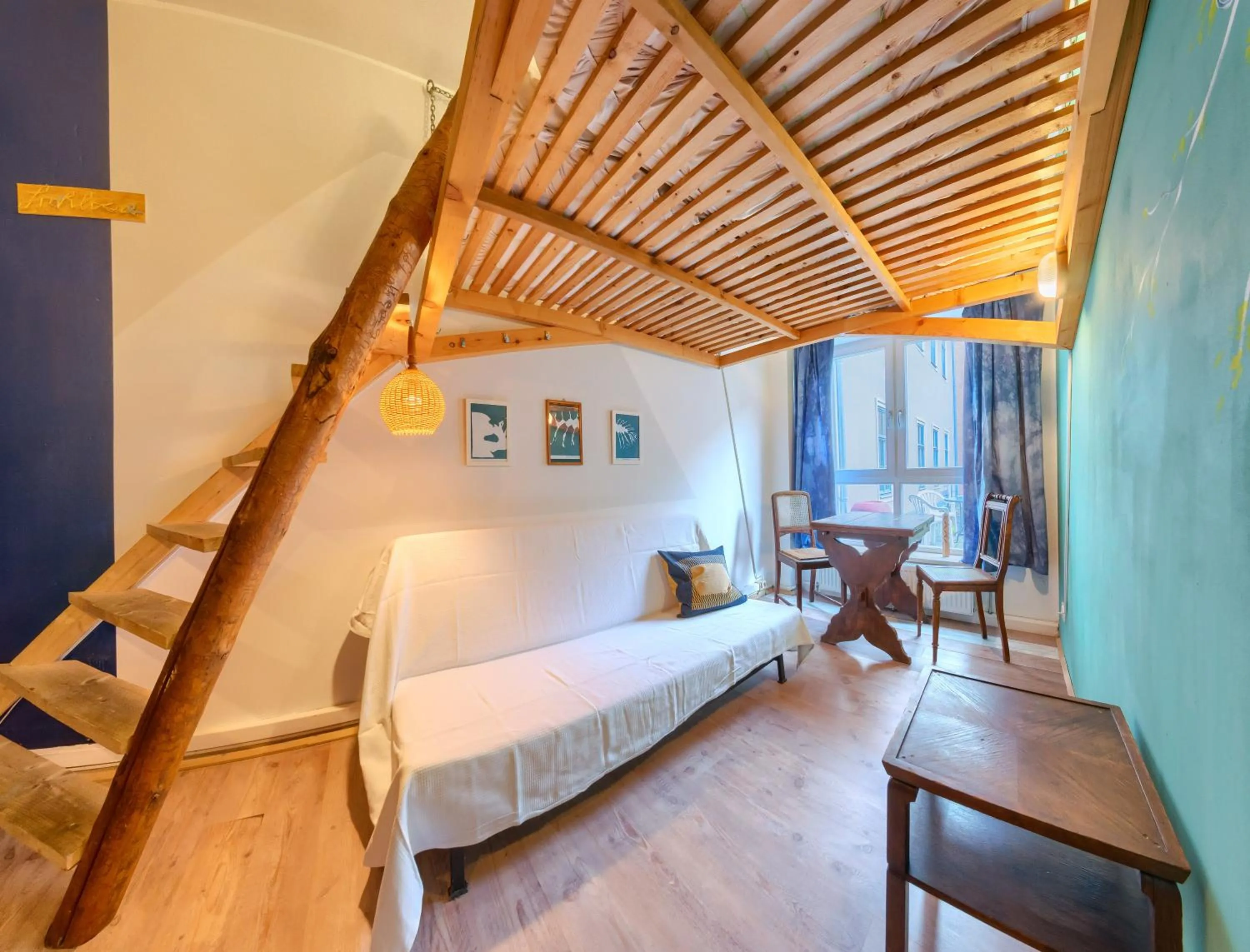 Photo of the whole room, Bed in Labyrinth Hostel Weimar