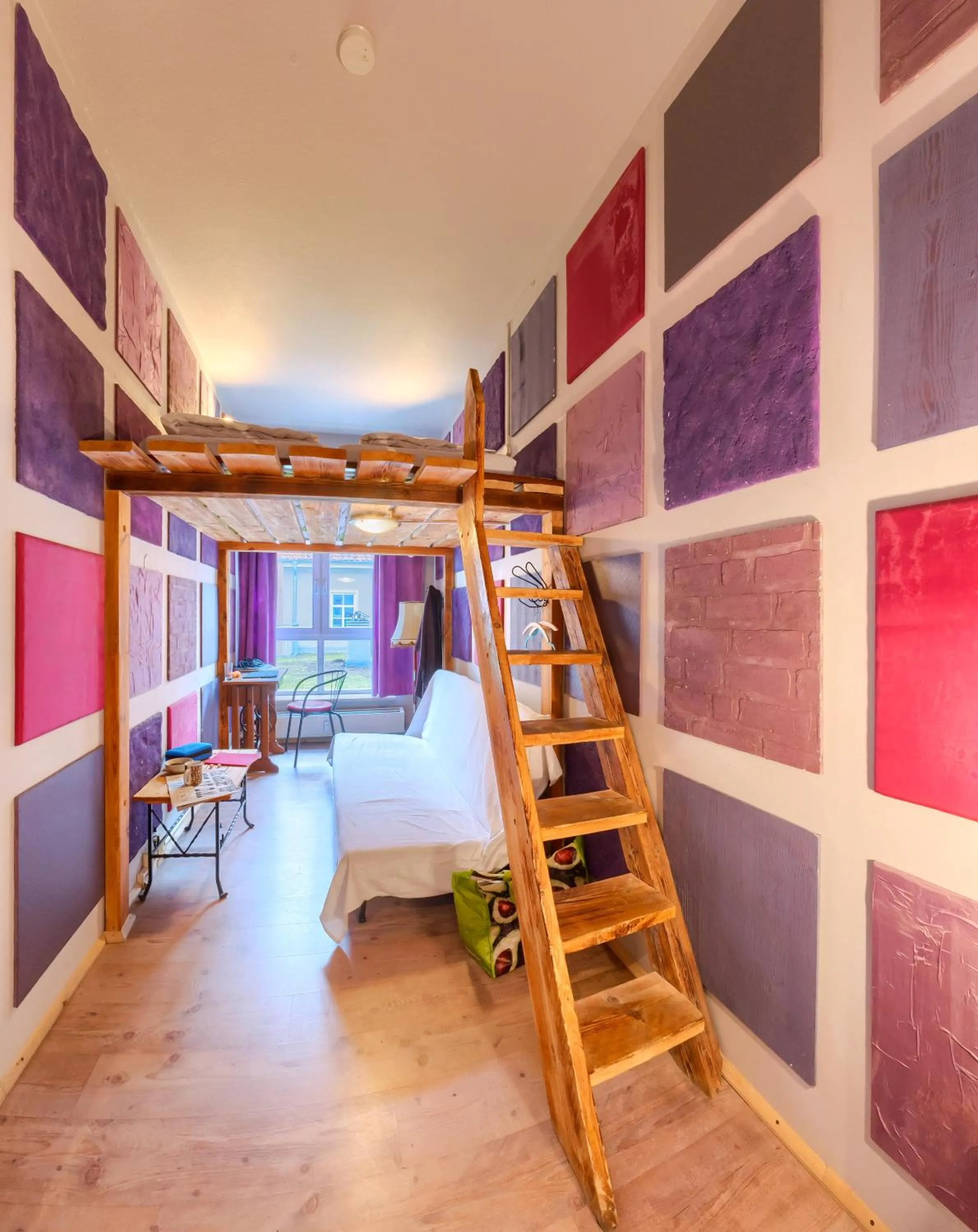 Photo of the whole room, Bed in Labyrinth Hostel Weimar