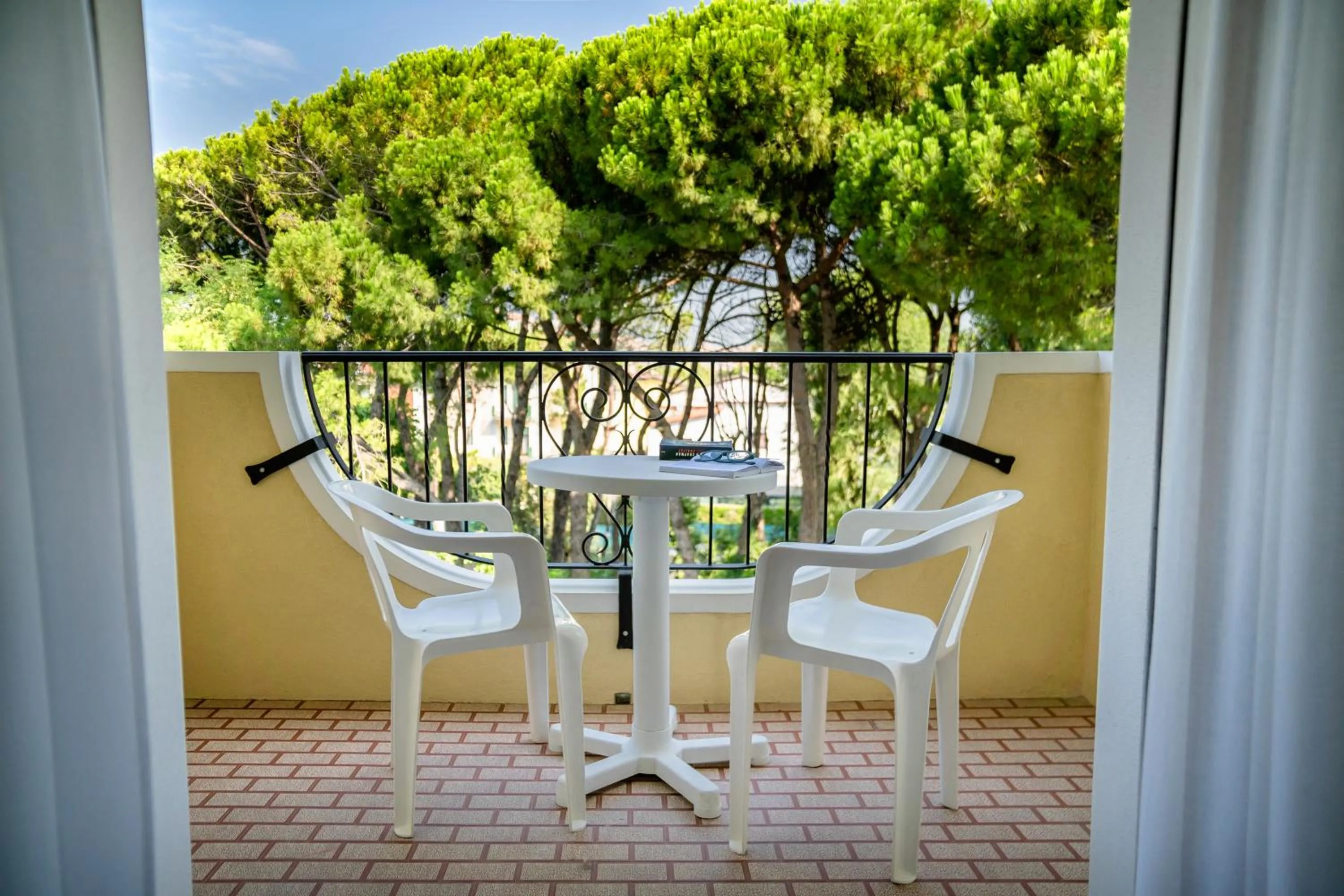Inner courtyard view in Hotel Coralba