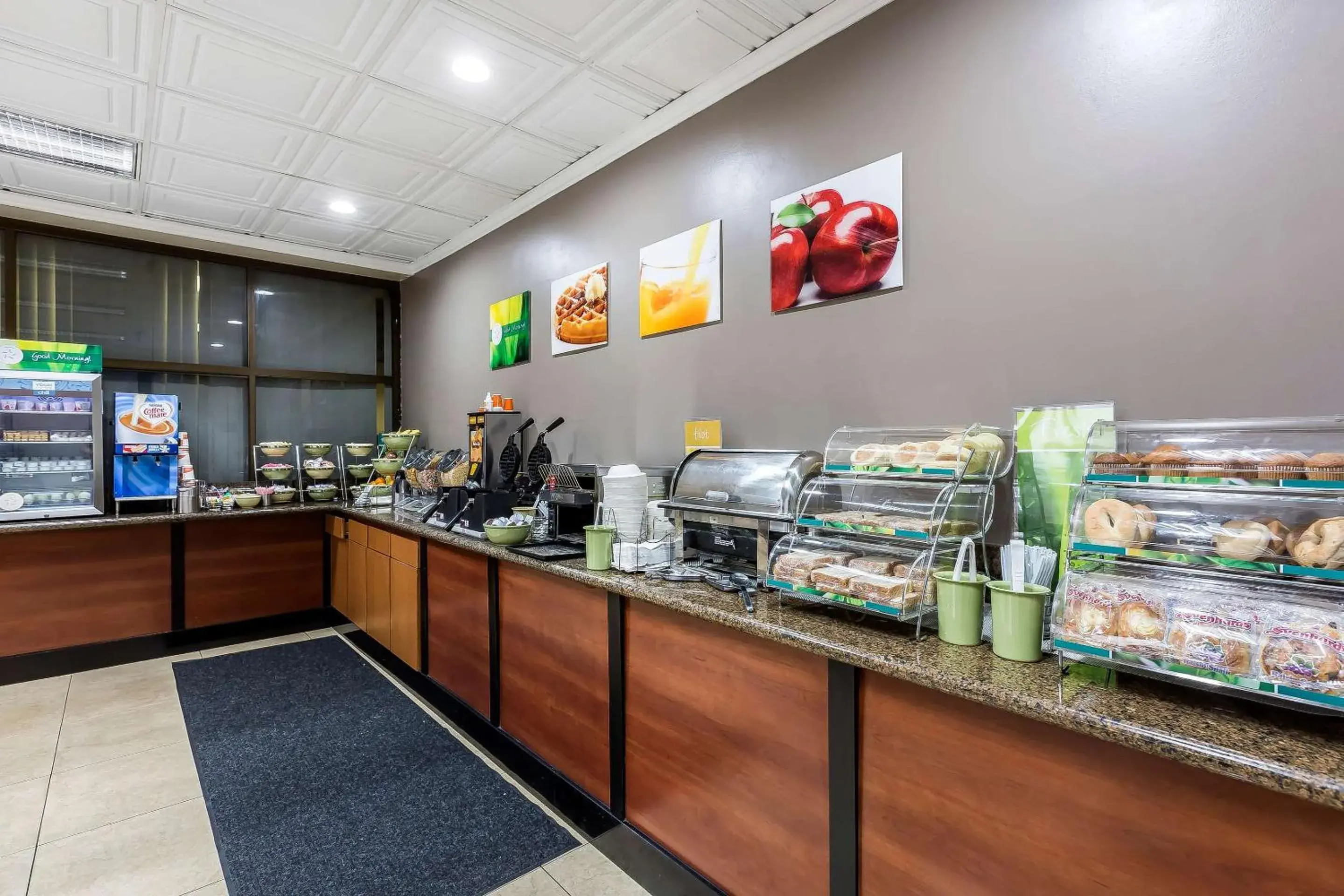 Breakfast in Quality Inn & Suites Los Angeles Airport - LAX Breakfast in Quality Inn & Suites Los Angeles Airport - LAX