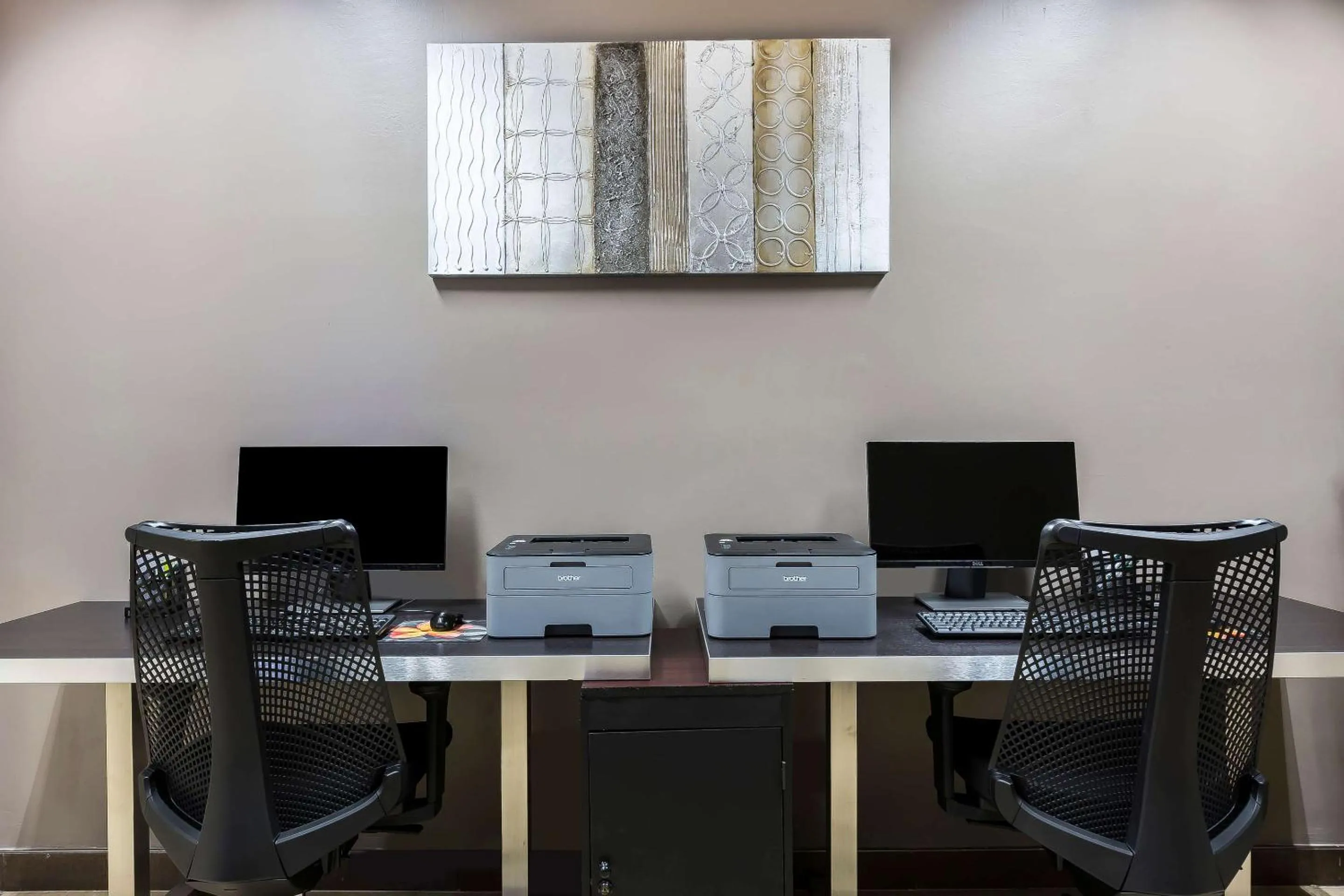 Business facilities in Quality Inn & Suites Los Angeles Airport - LAX