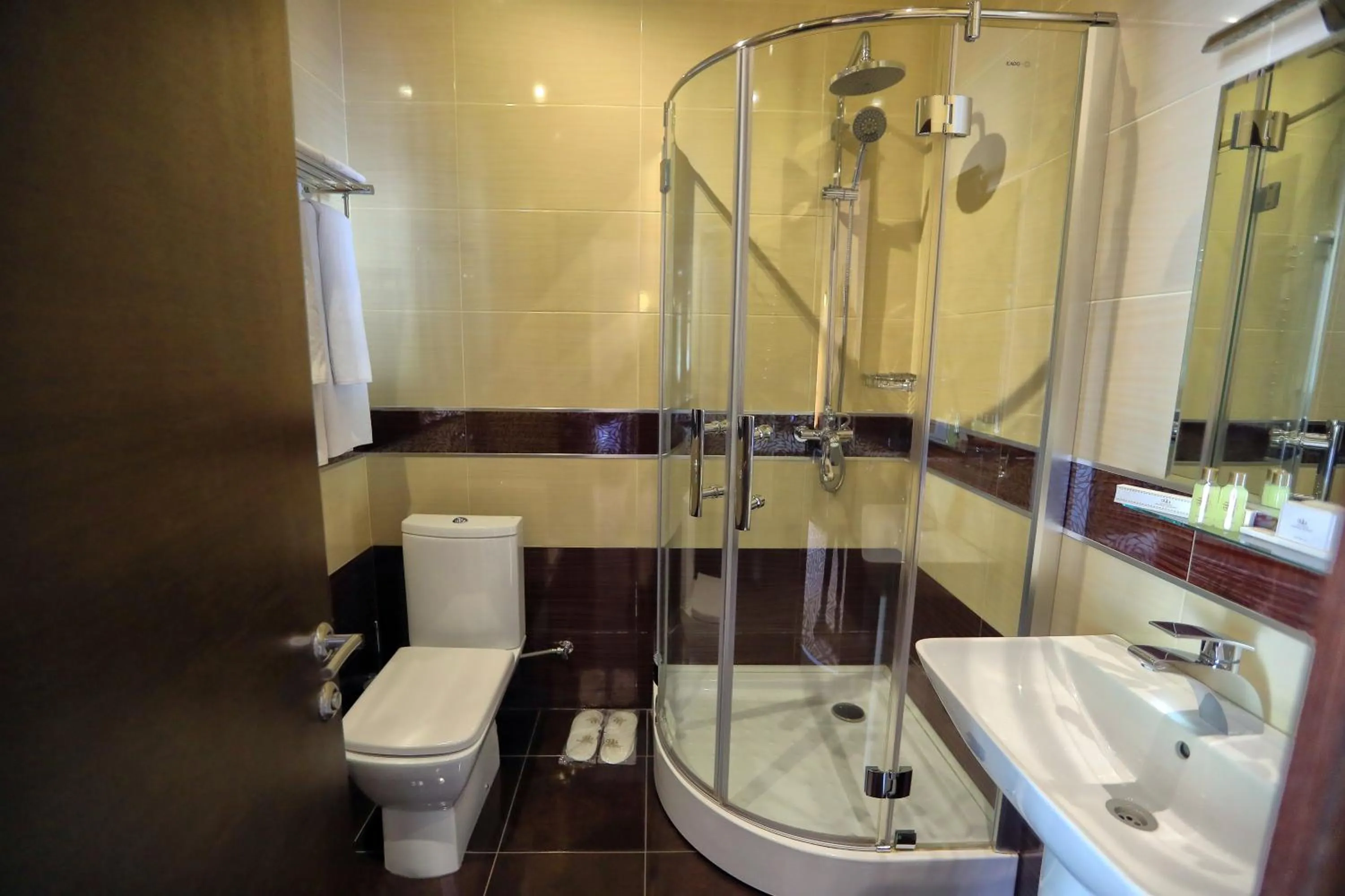 Shower in Aghveran Ararat Resort Hotel
