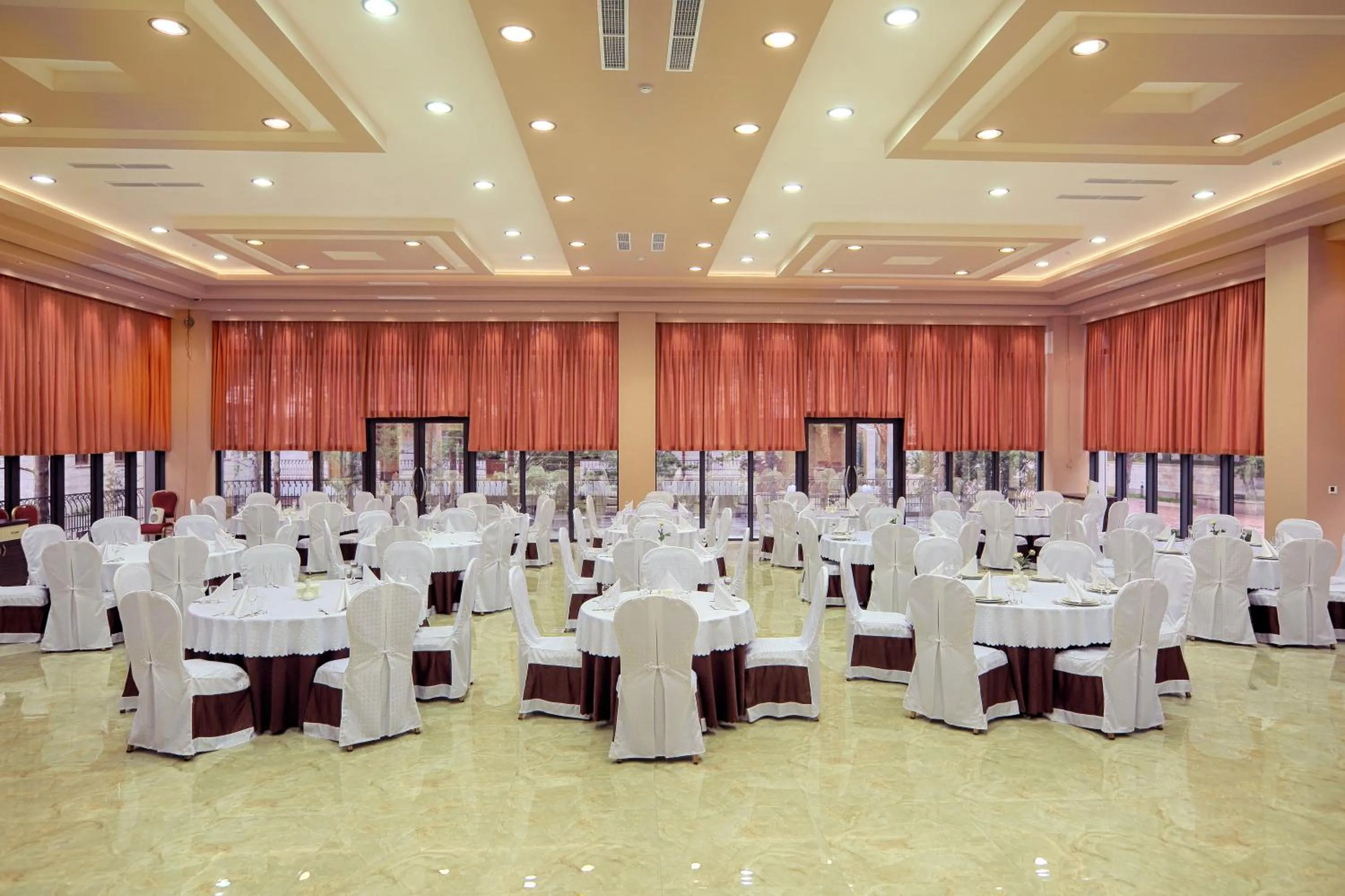 Restaurant/places to eat in Aghveran Ararat Resort Hotel