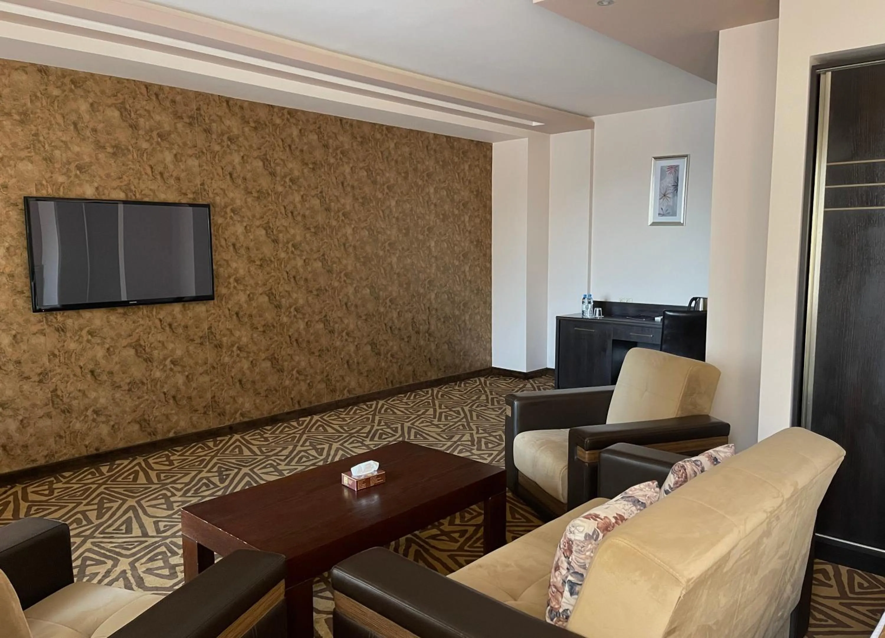 TV and multimedia in Aghveran Ararat Resort Hotel