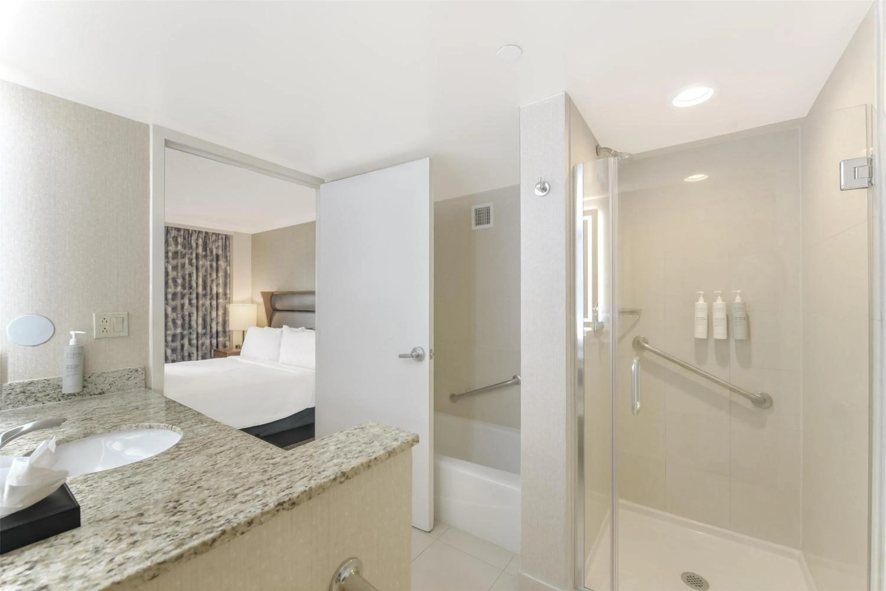 Bed in Embassy Suites by Hilton Anaheim-Orange