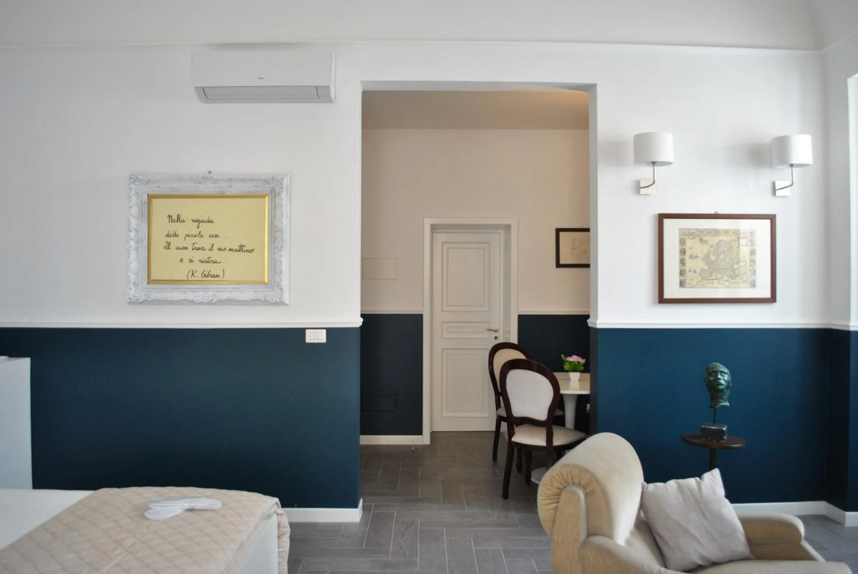 Text overlay, Bed in Novecento Dimore di Poesia
