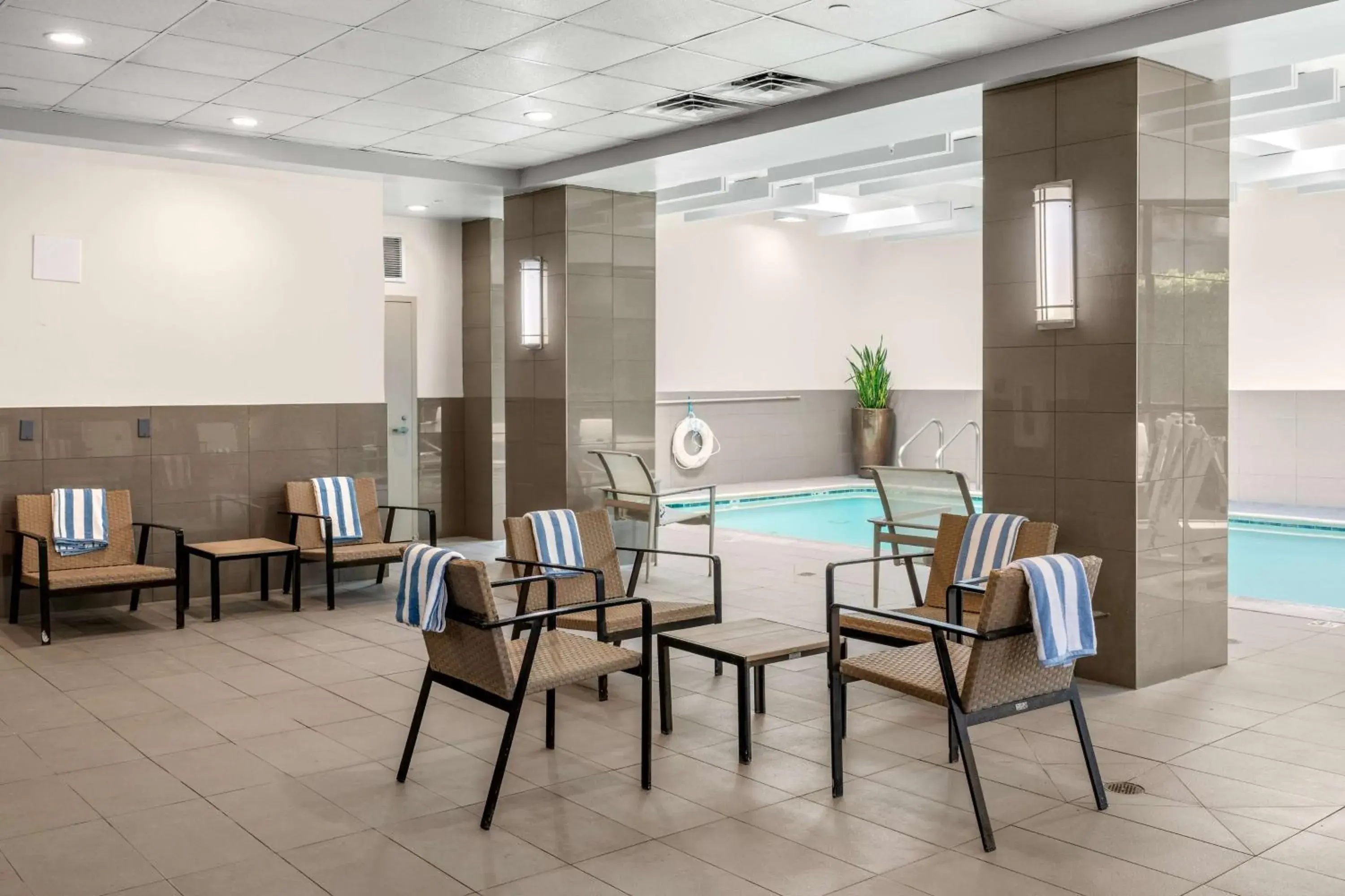 Pool view in Embassy Suites by Hilton Irvine Orange County Airport Pool view in Embassy Suites by Hilton Irvine Orange County Airport