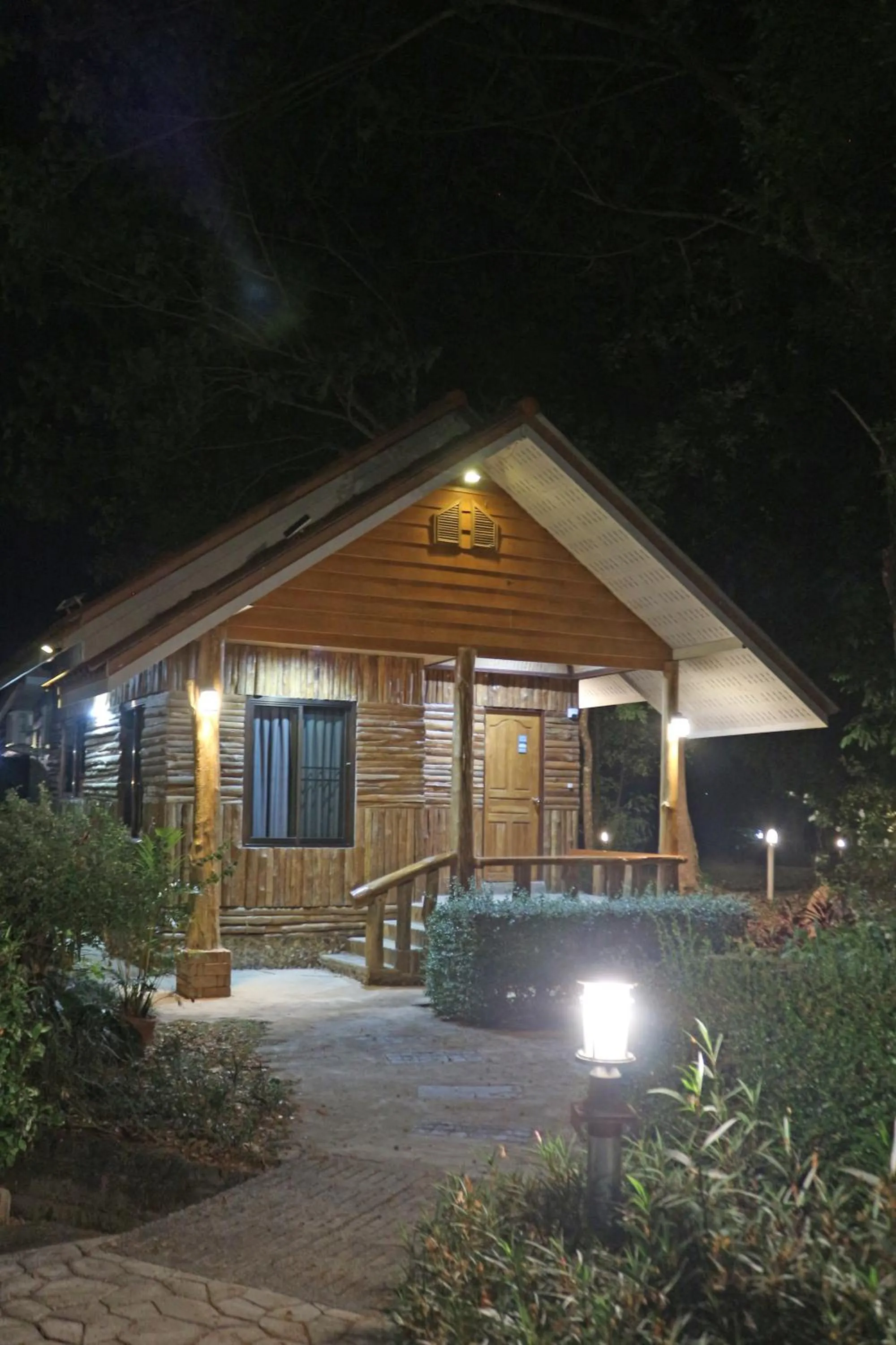 Property building in Baan Khue Wieng Resort
